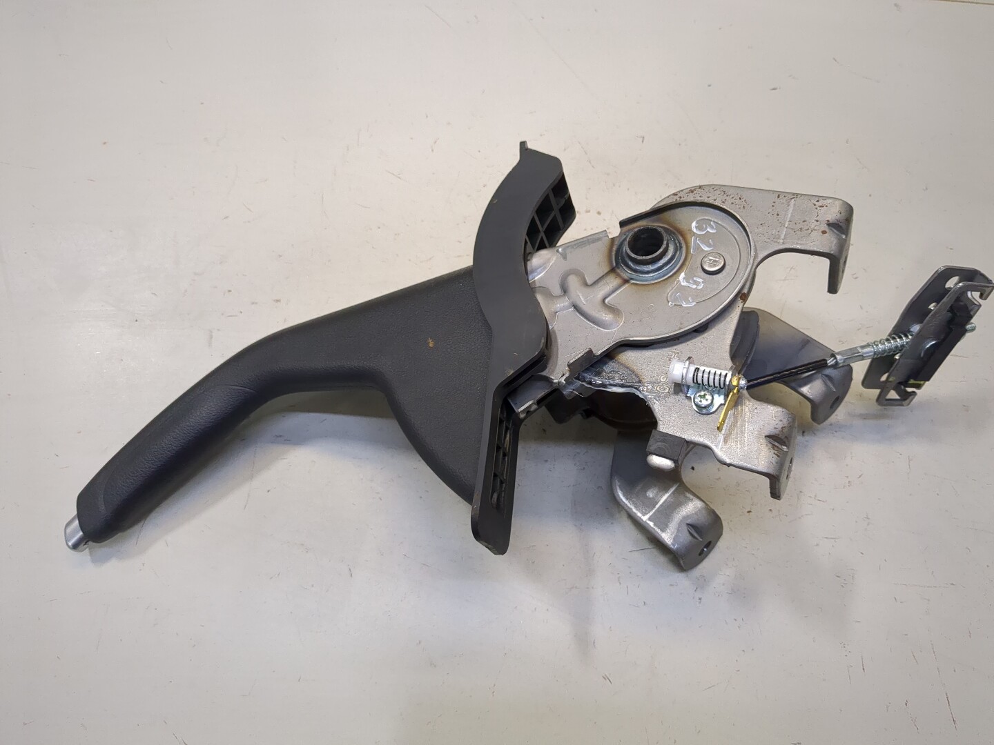 Рычаг стояночного тормоза