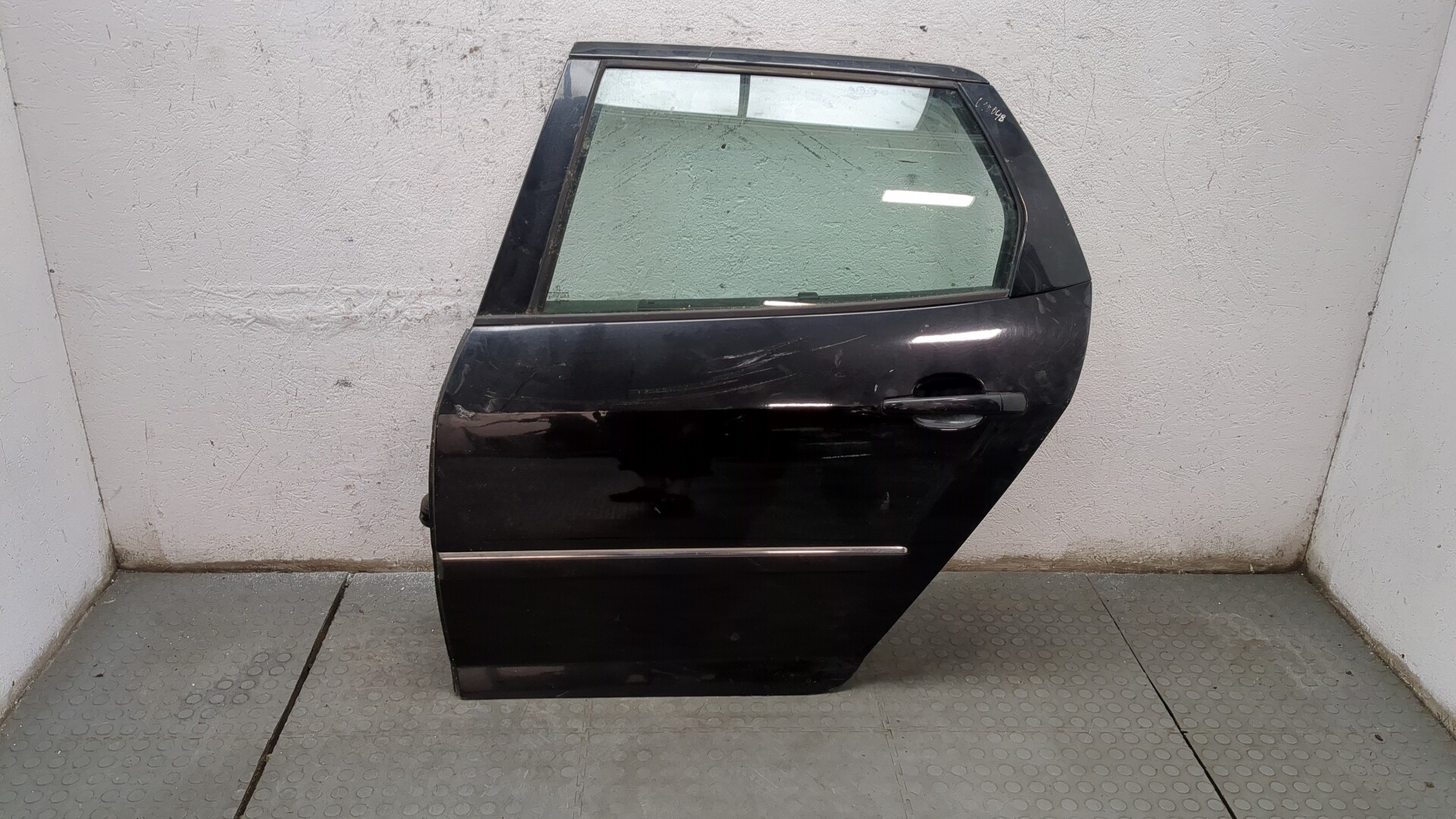 Дверь задняя левая