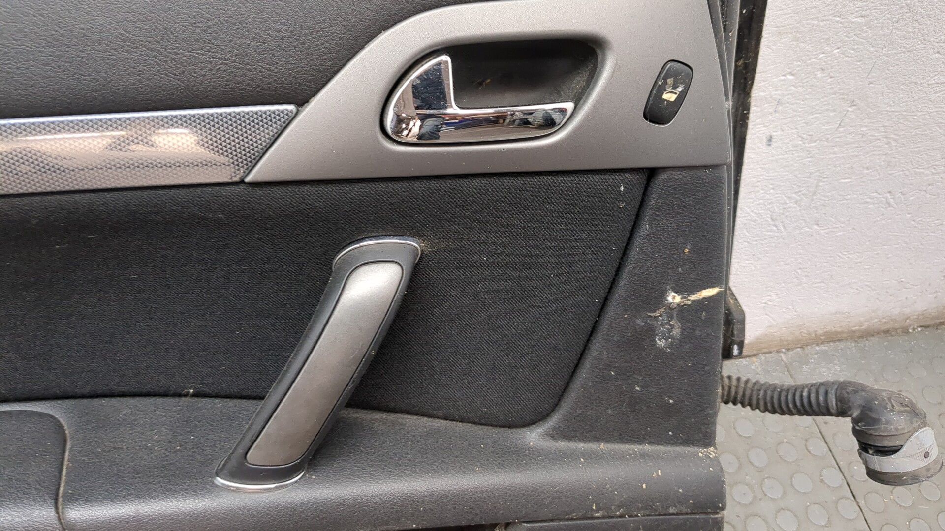 Дверь задняя левая