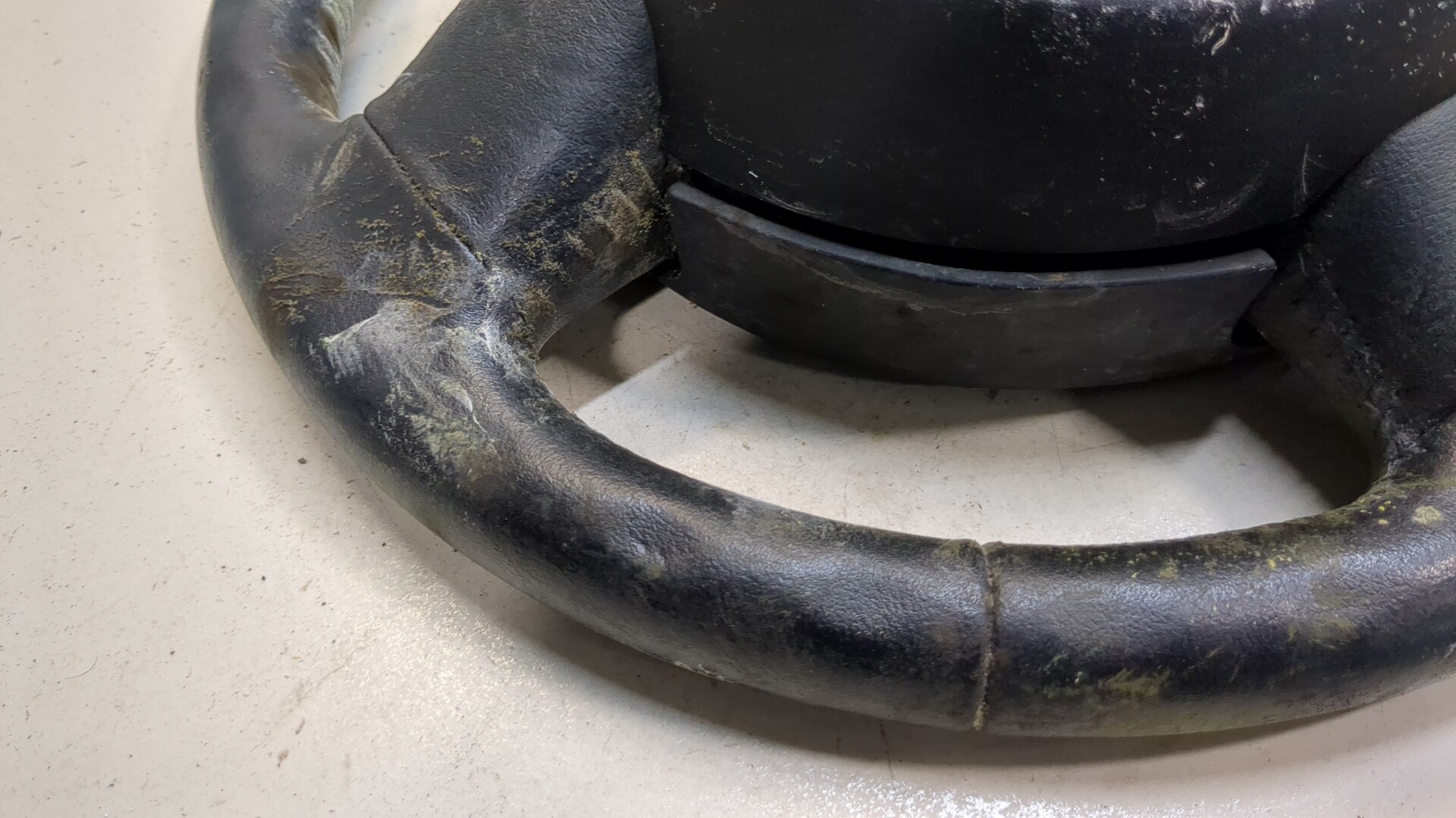 Рулевое колесо (руль)