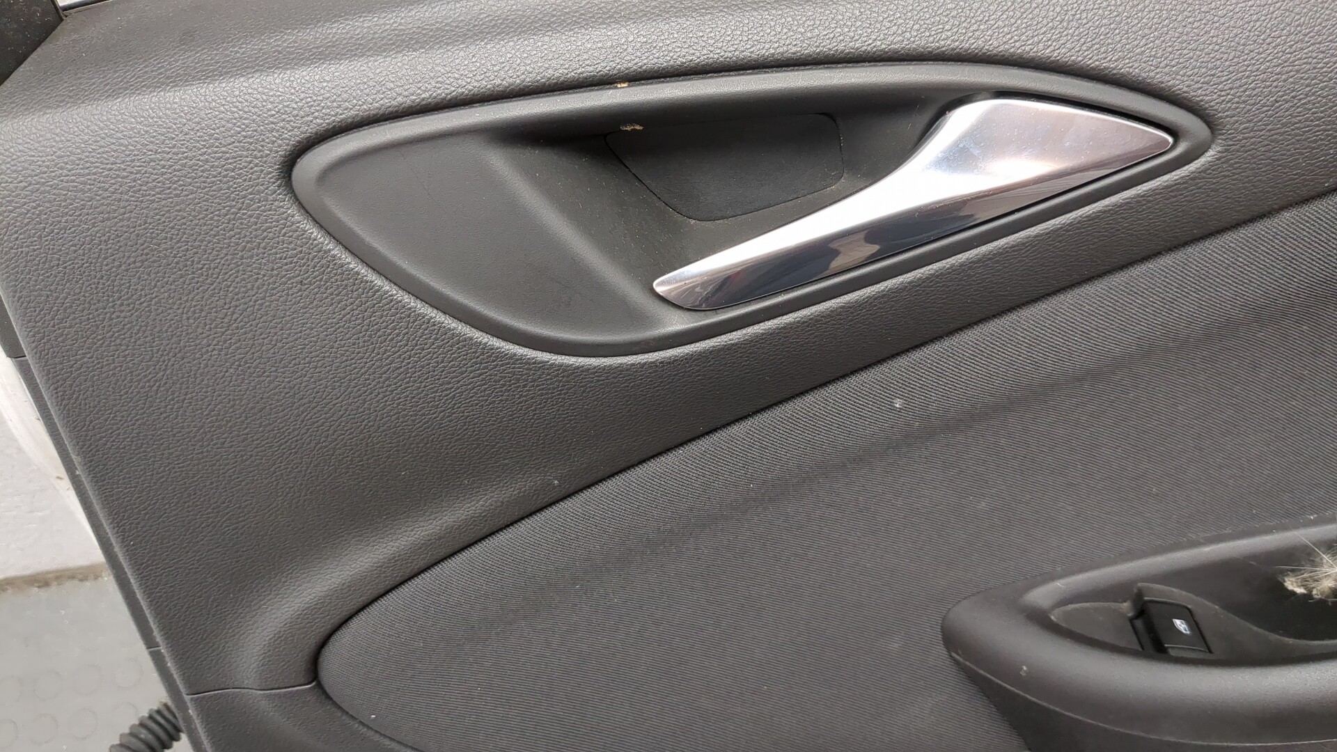 Дверь задняя правая