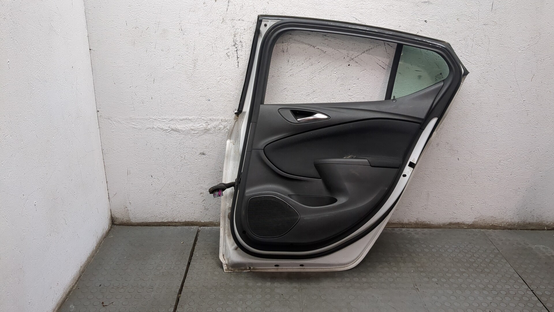 Дверь задняя правая