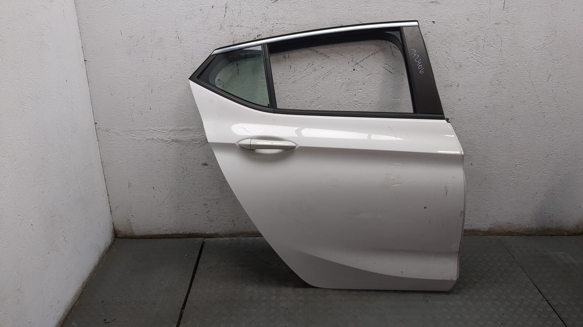 Дверь задняя правая