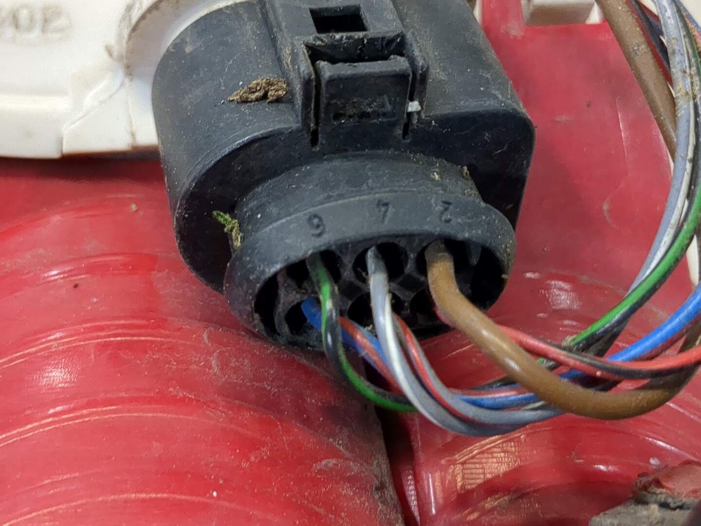 Фонарь задний правый