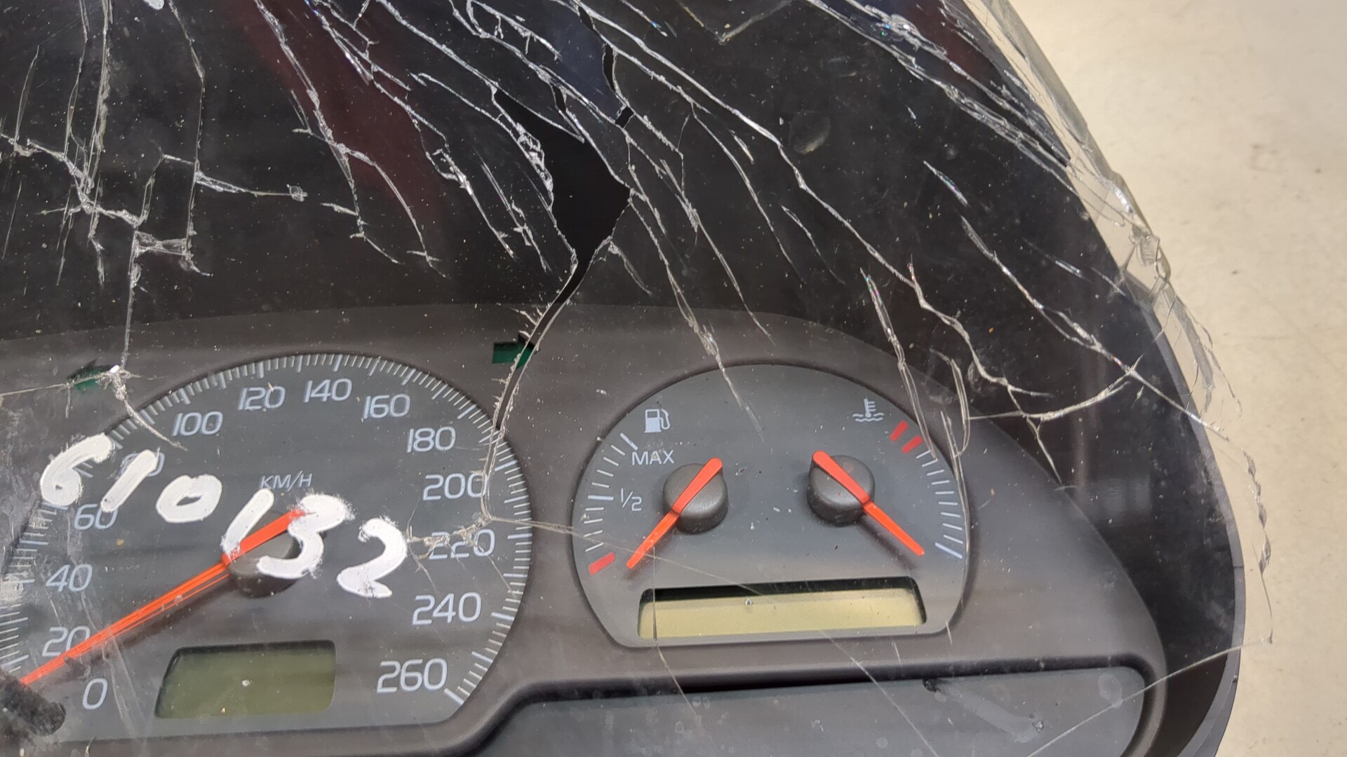 Панель приборов