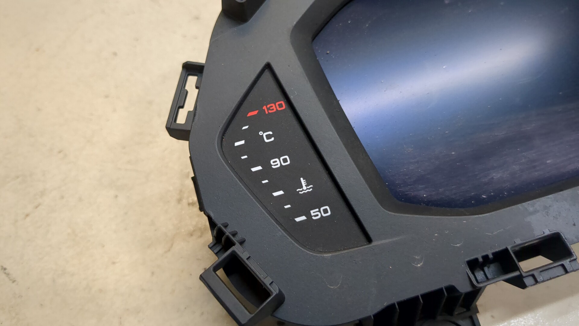 Панель приборов