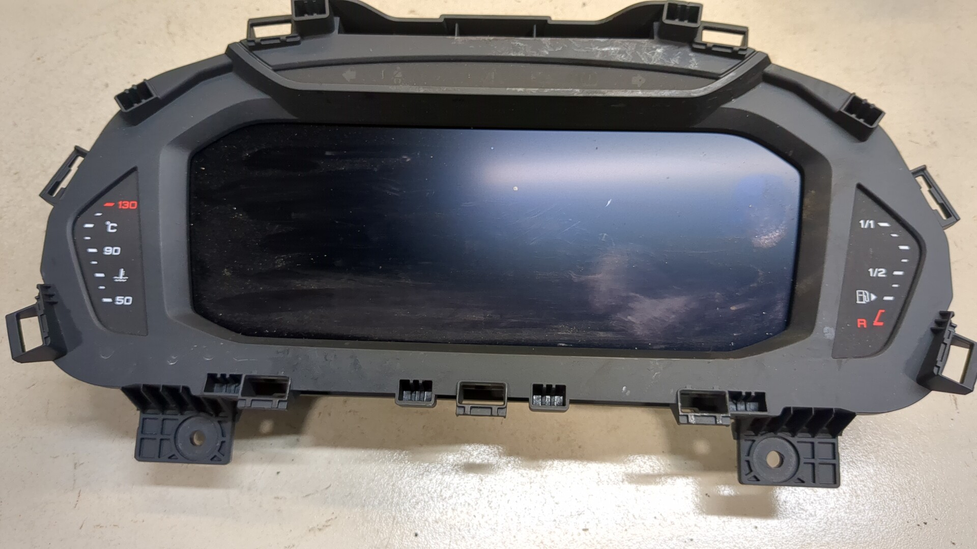 Панель приборов