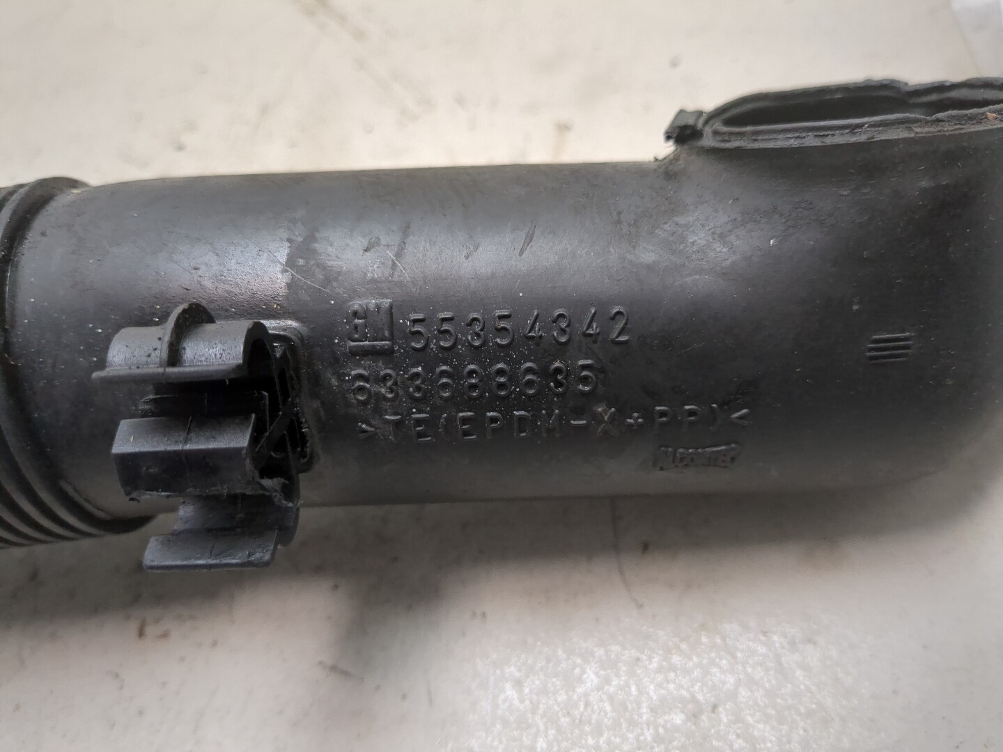 Патрубок воздушного фильтра