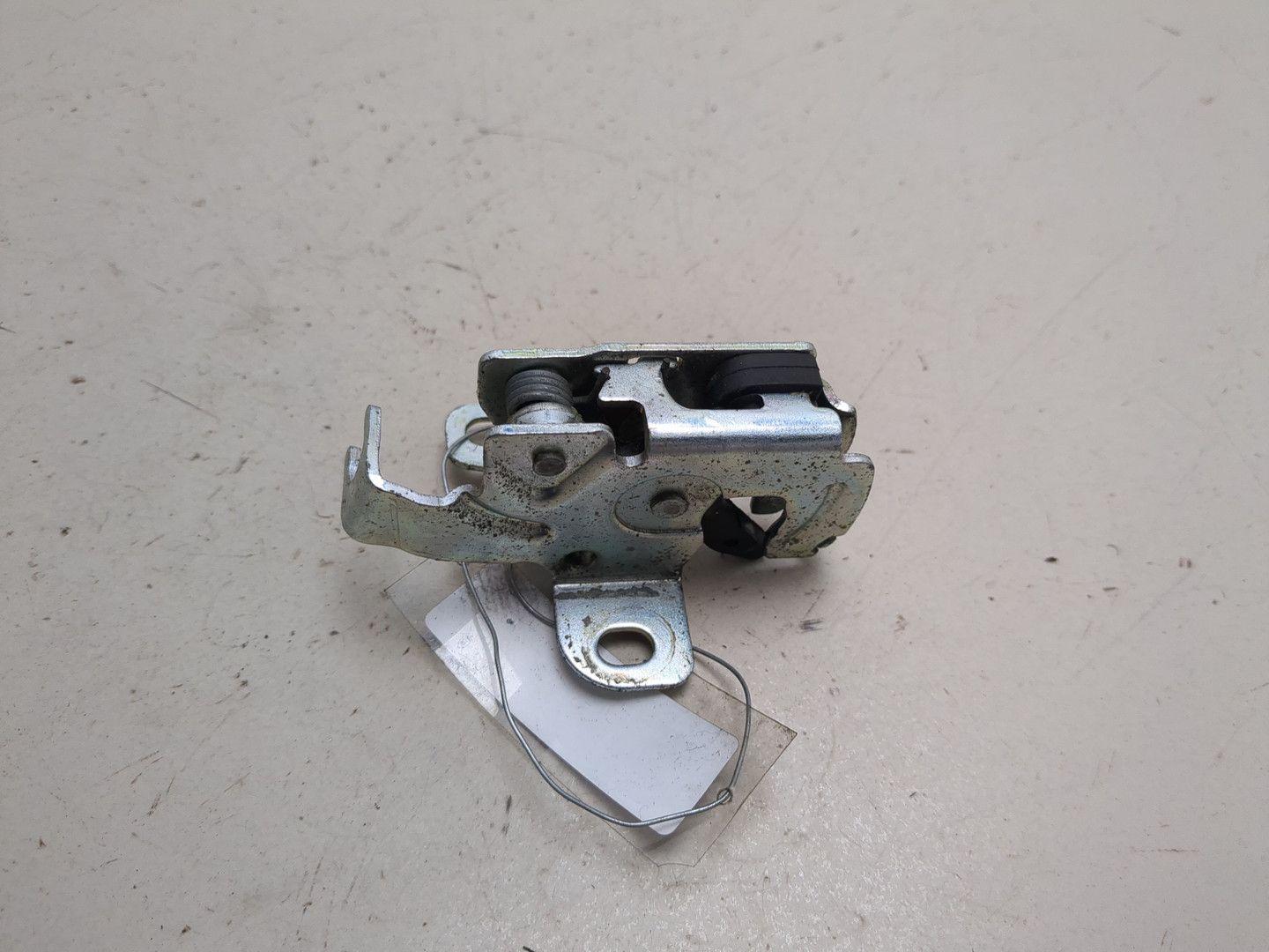 Замок двери задней правой