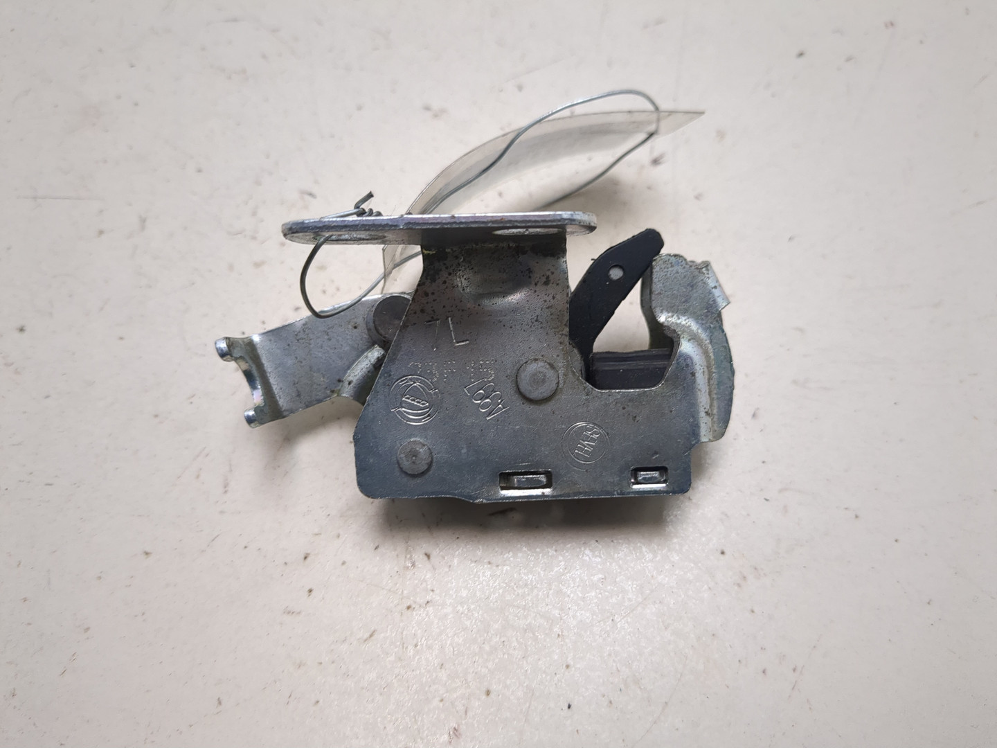 Замок двери задней правой