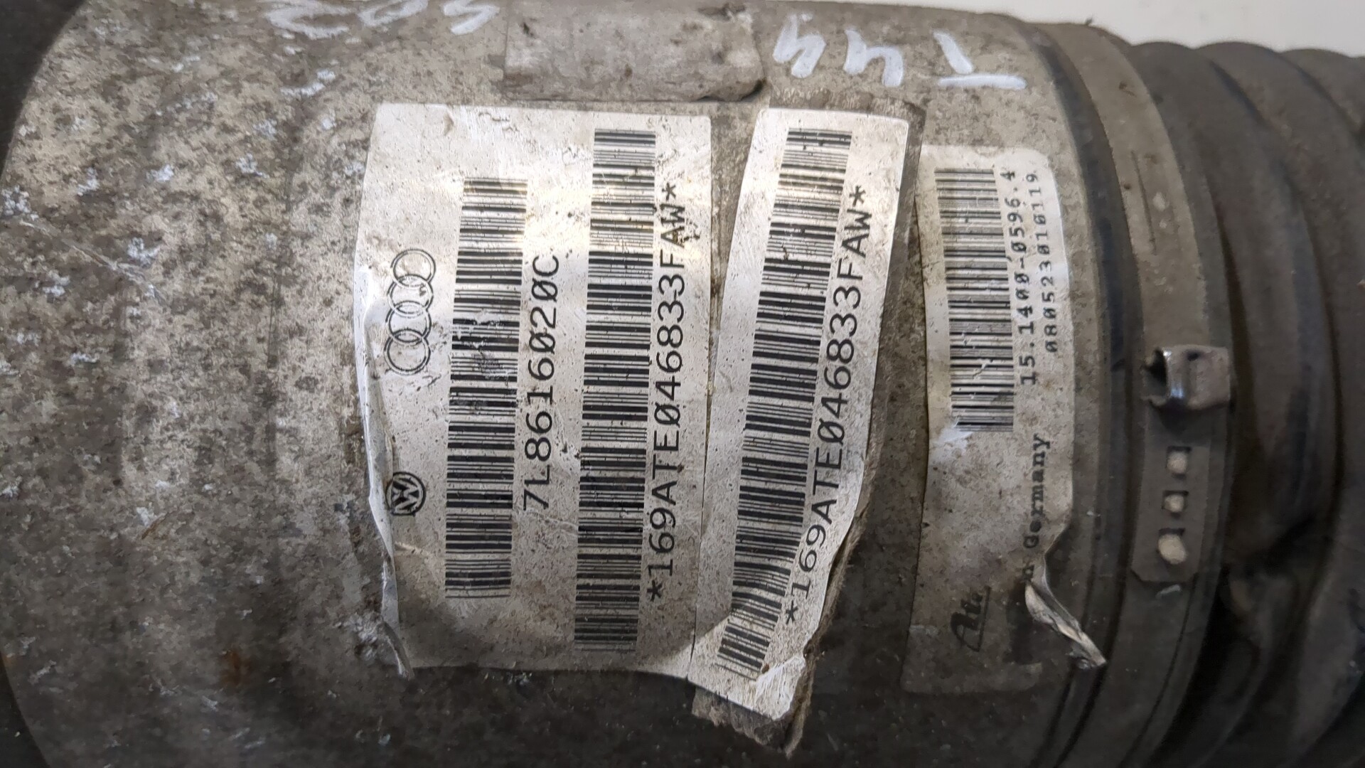 Амортизатор задний правый