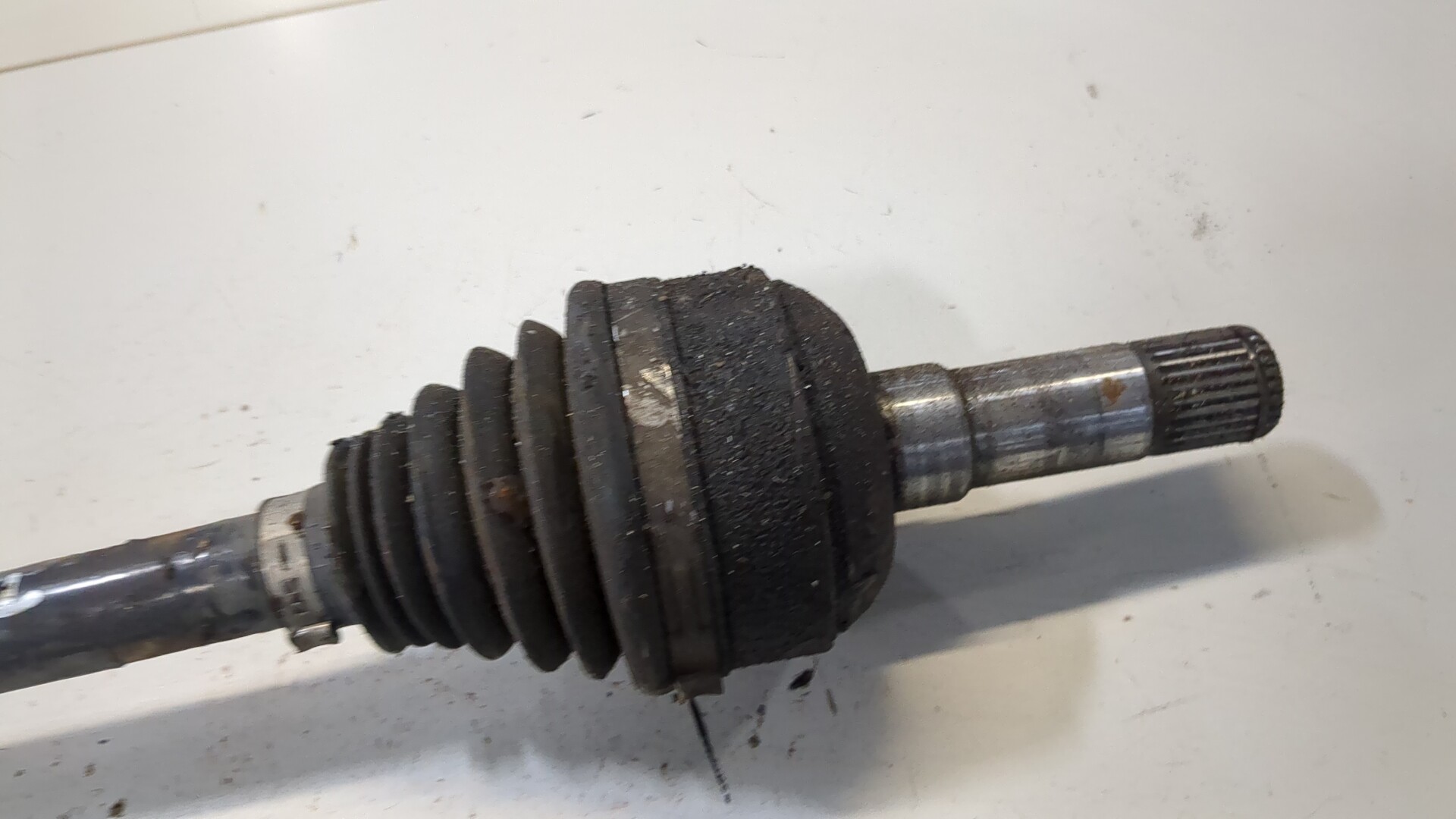 Полуось передняя левая