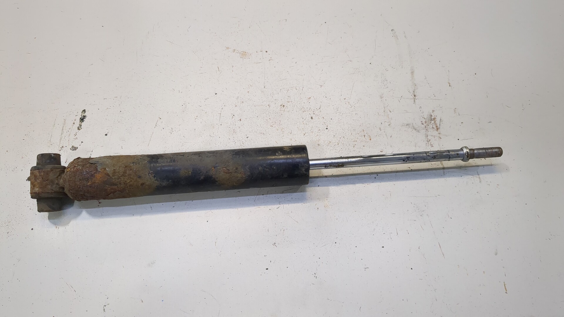 Амортизатор задний (стойка)