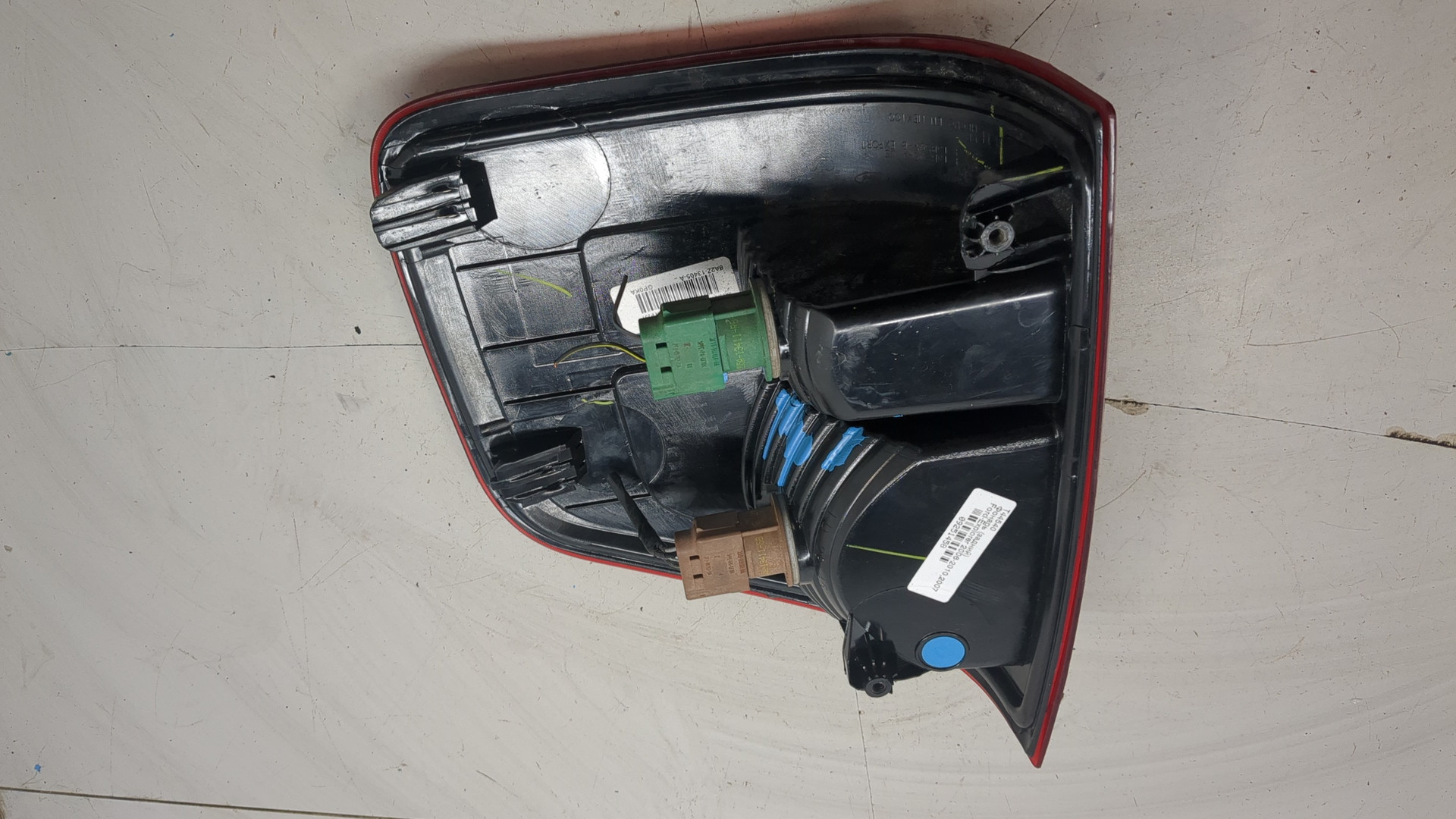 Фонарь задний левый