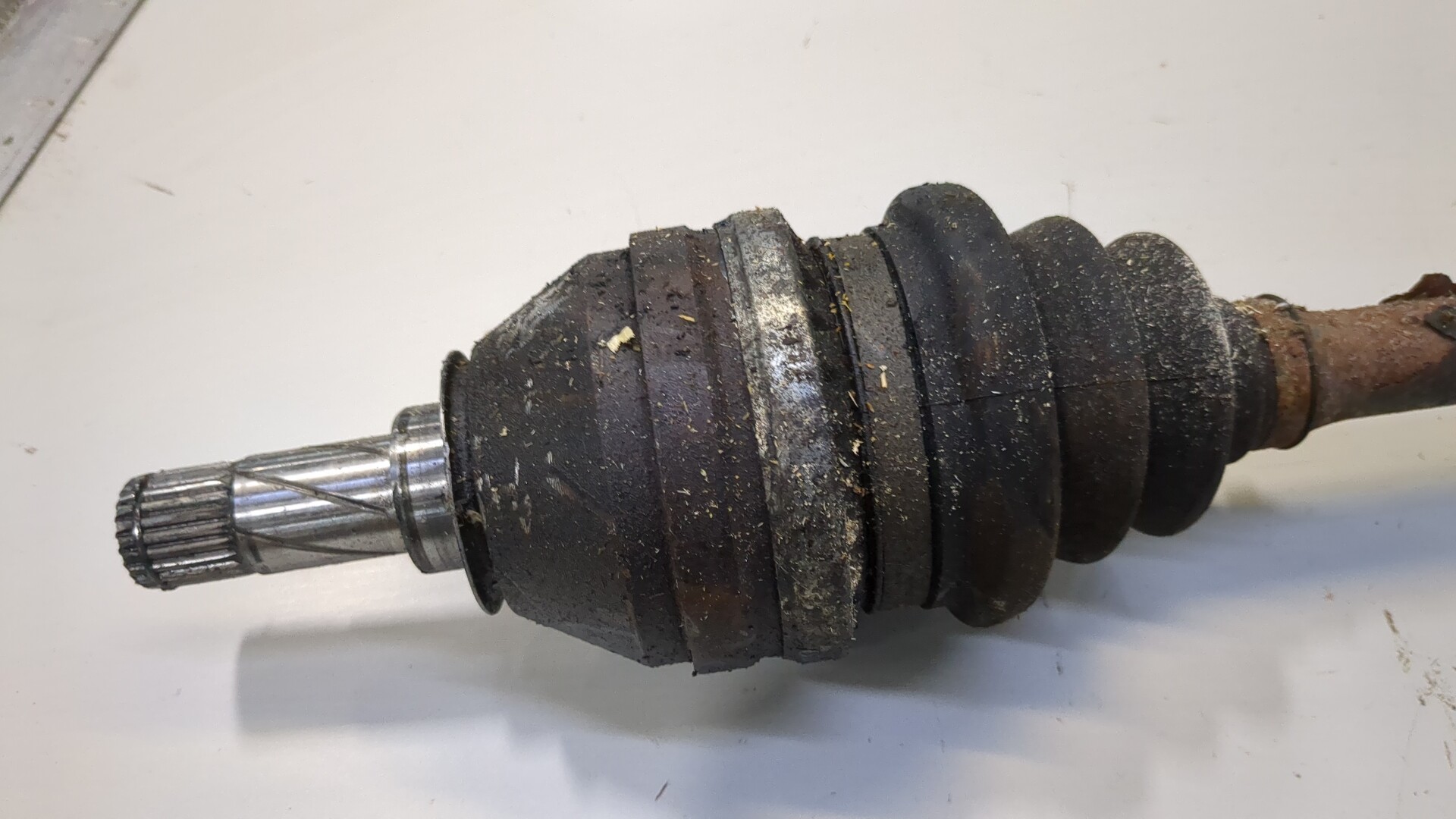 Полуось передняя правая