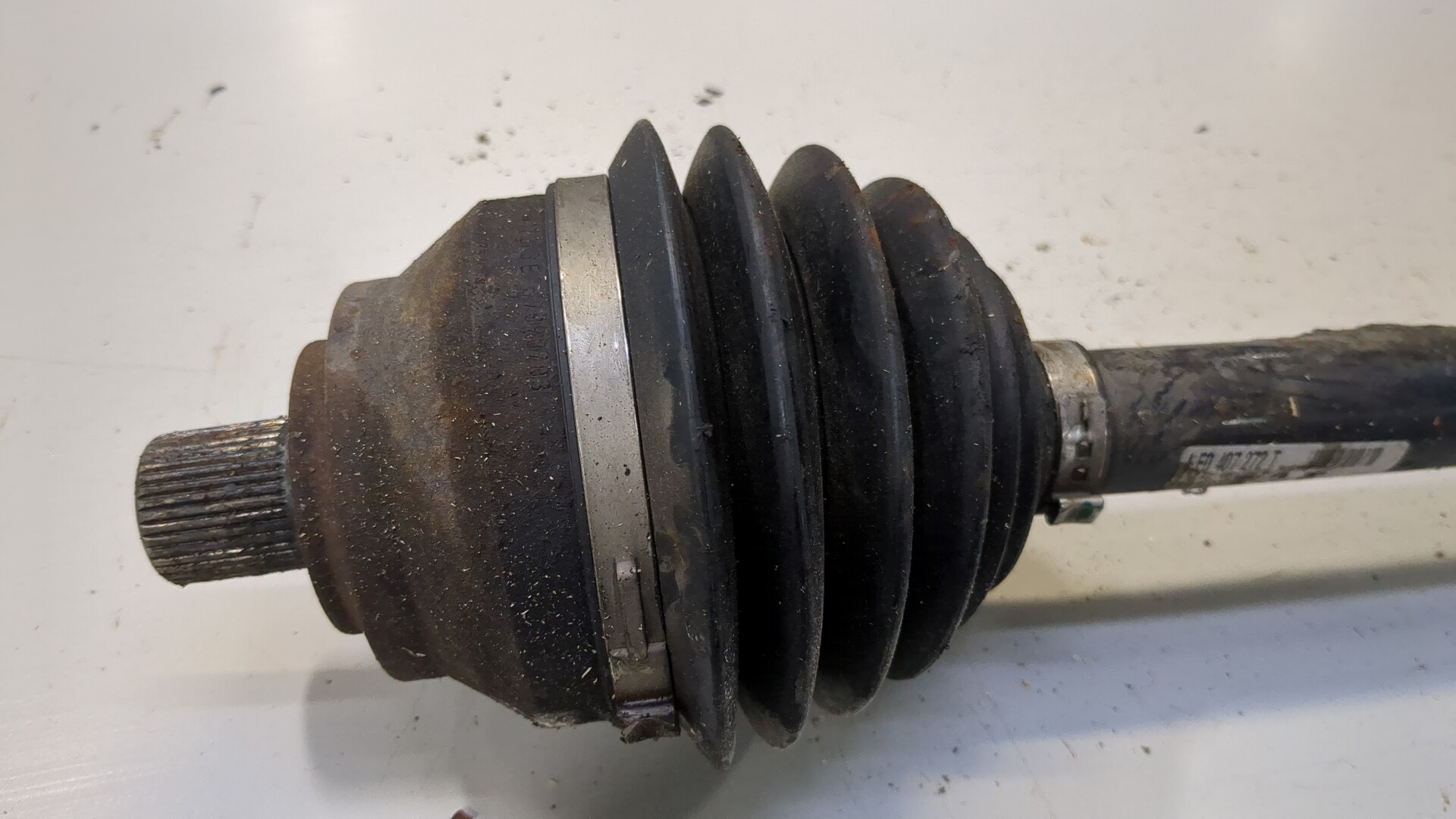 Полуось передняя правая