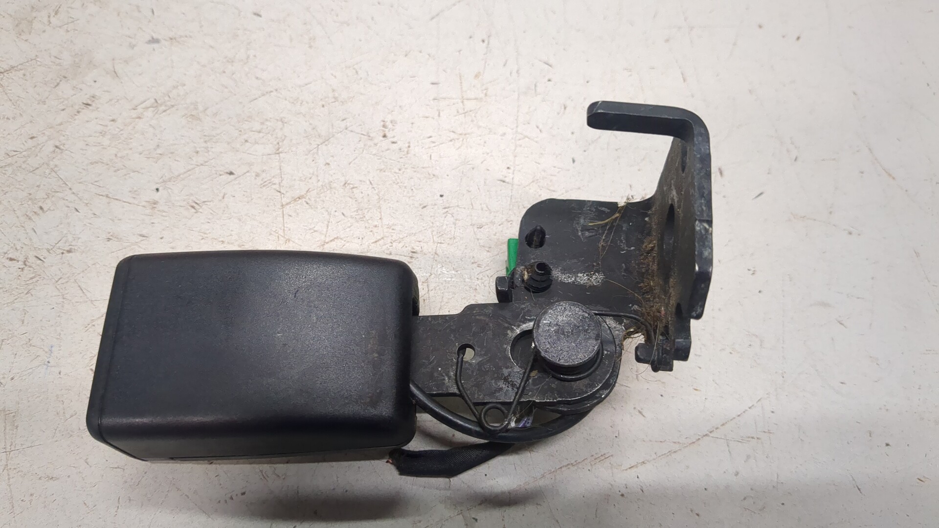 Ответная часть ремня безопасности