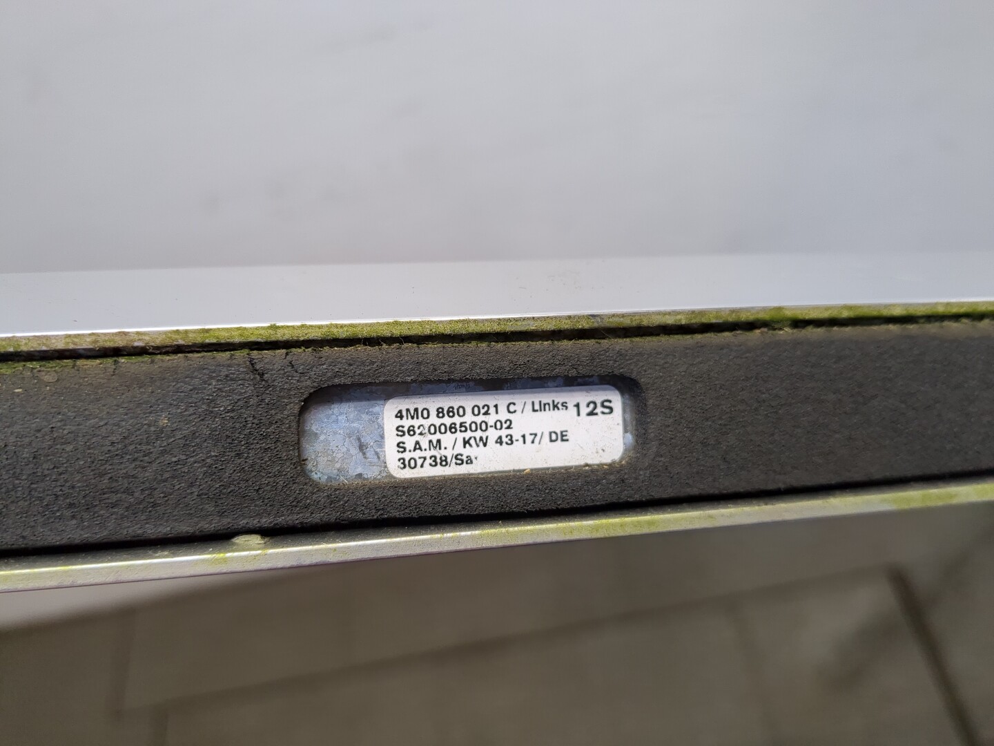 Рейлинг (релинг) левый (планка на крышу)