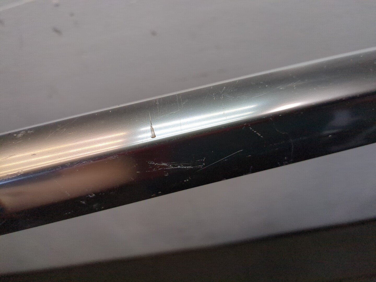 Рейлинг (релинг) левый (планка на крышу)