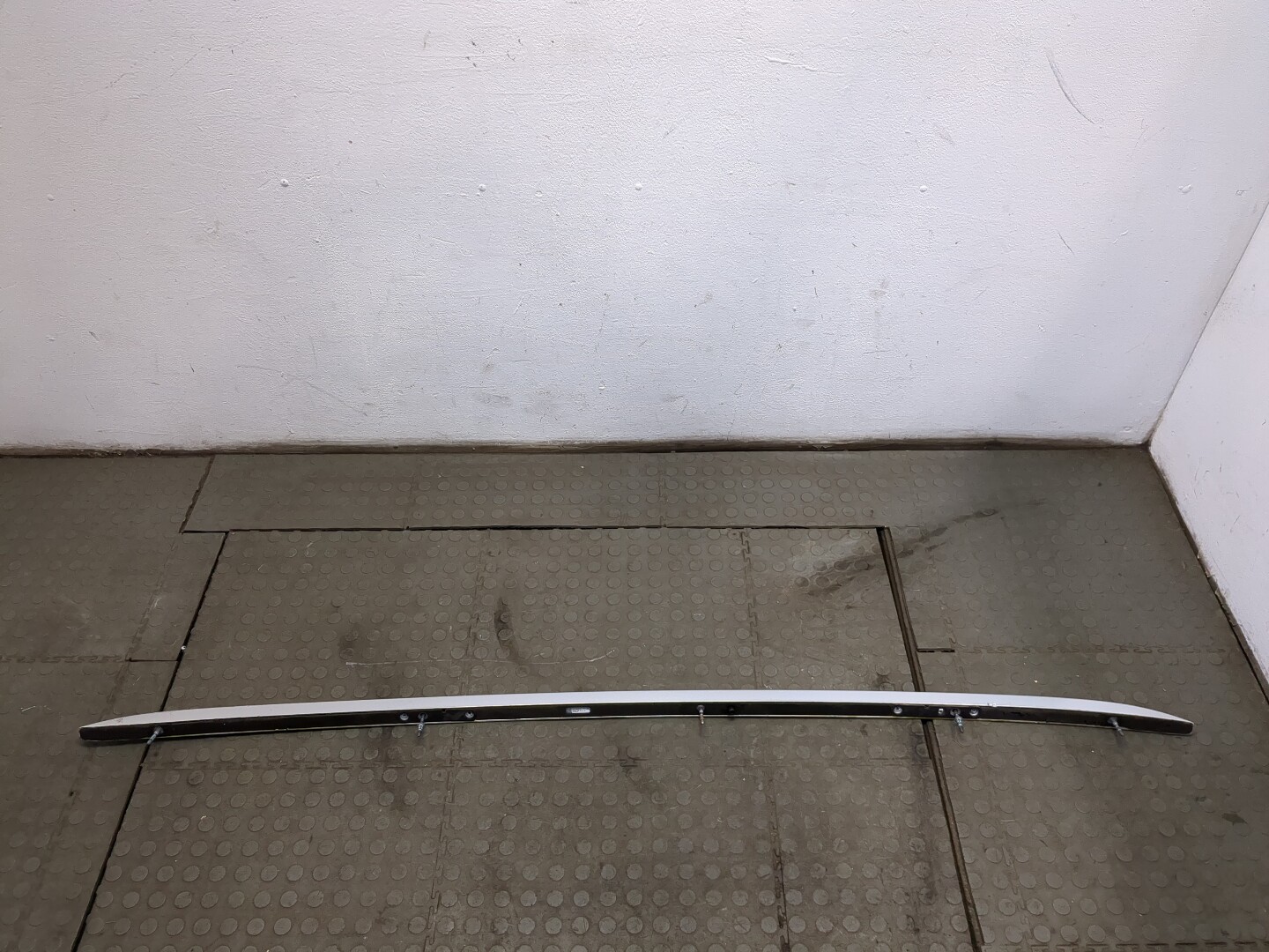 Рейлинг (релинг) левый (планка на крышу)