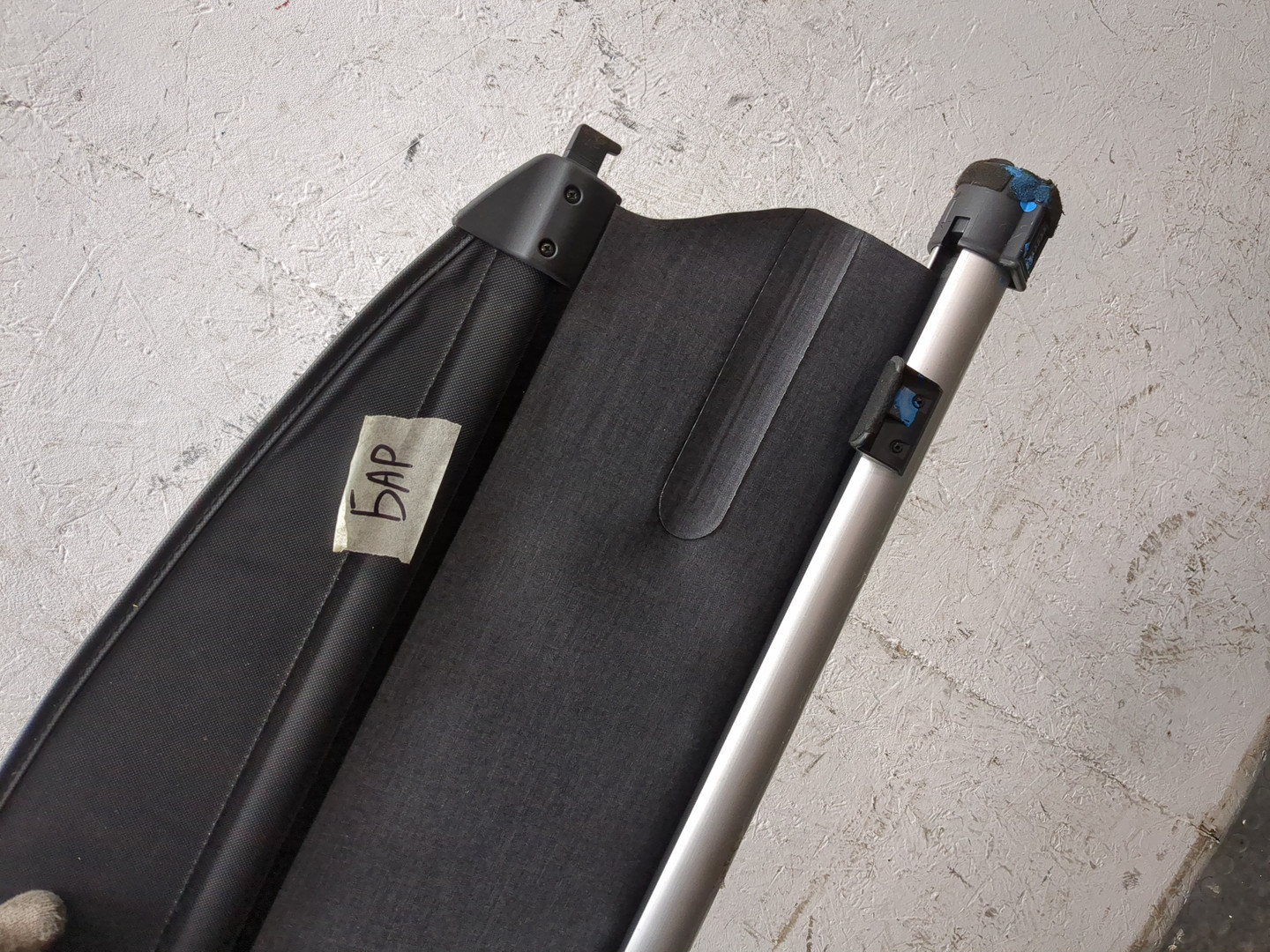 Шторка багажника