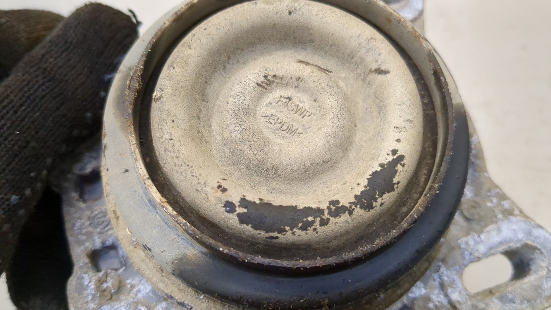 Опора двигателя