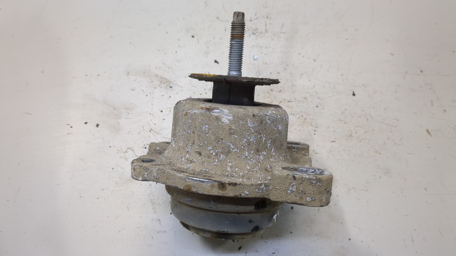 Опора двигателя