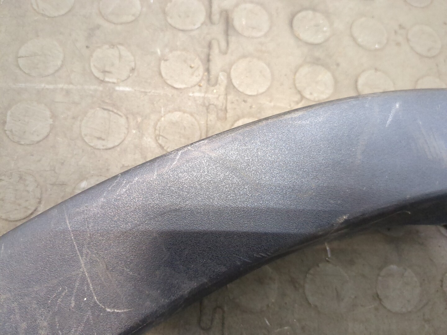 Молдинг заднего крыла правого