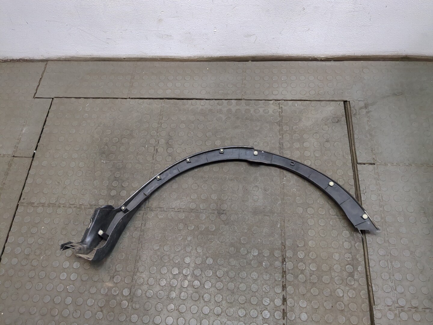 Молдинг заднего крыла правого