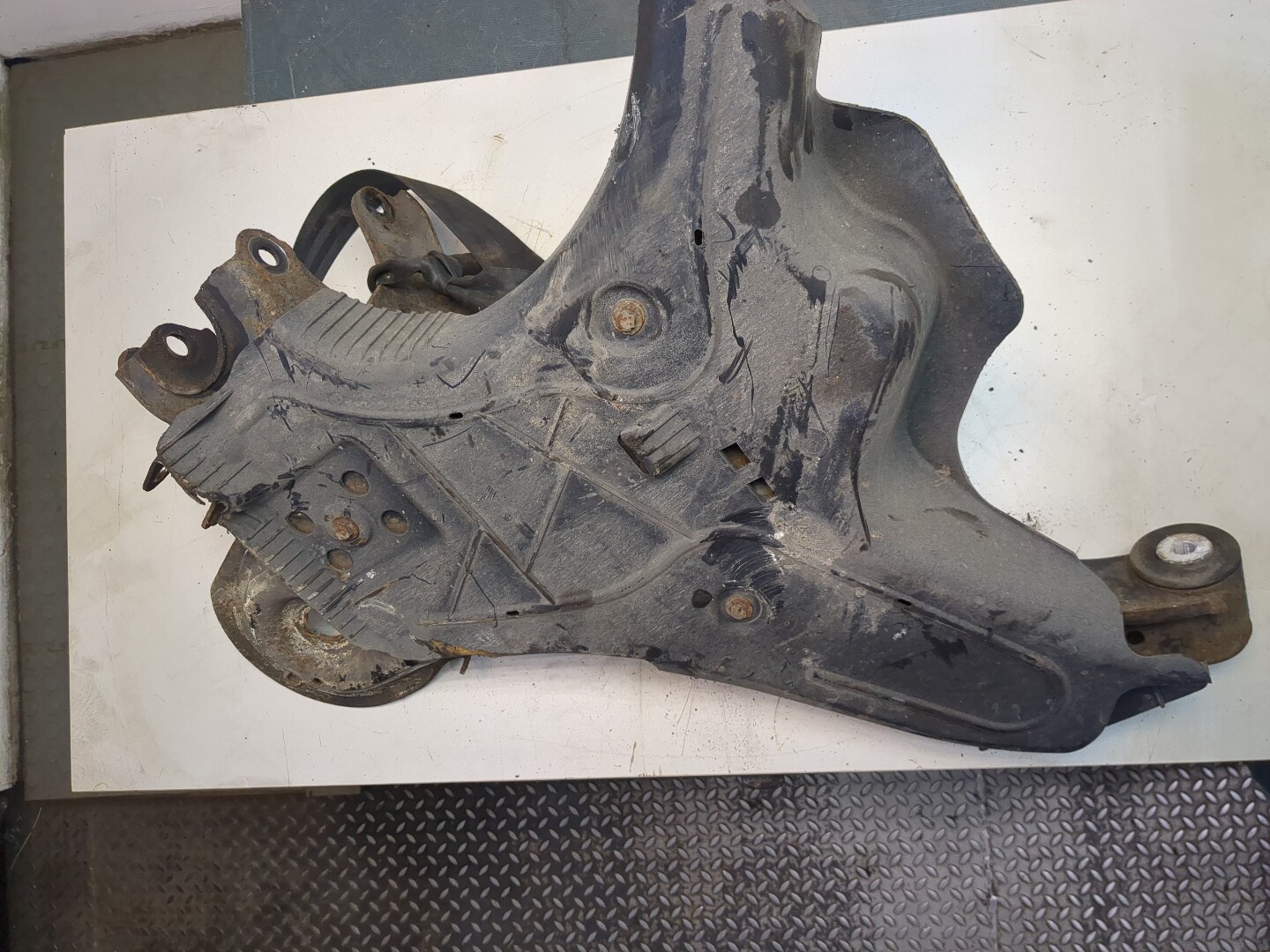 Рычаг задний правый