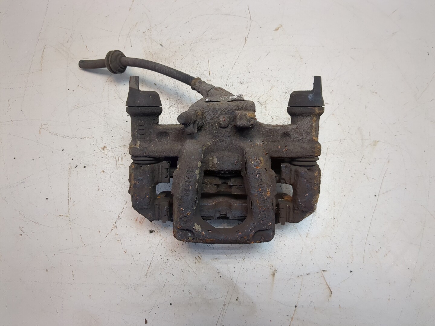 Суппорт передний левый