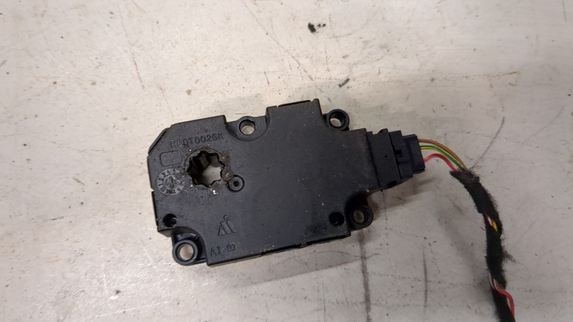 Моторчик заслонки печки