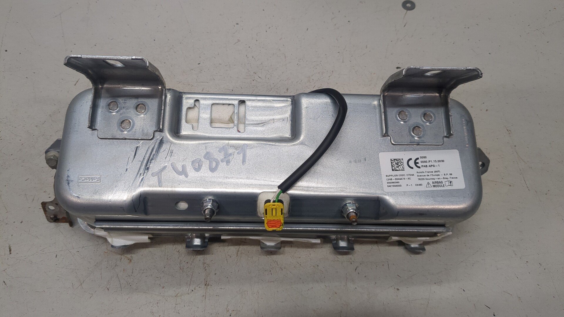 Подушка безопасности пассажирская (в торпедо)