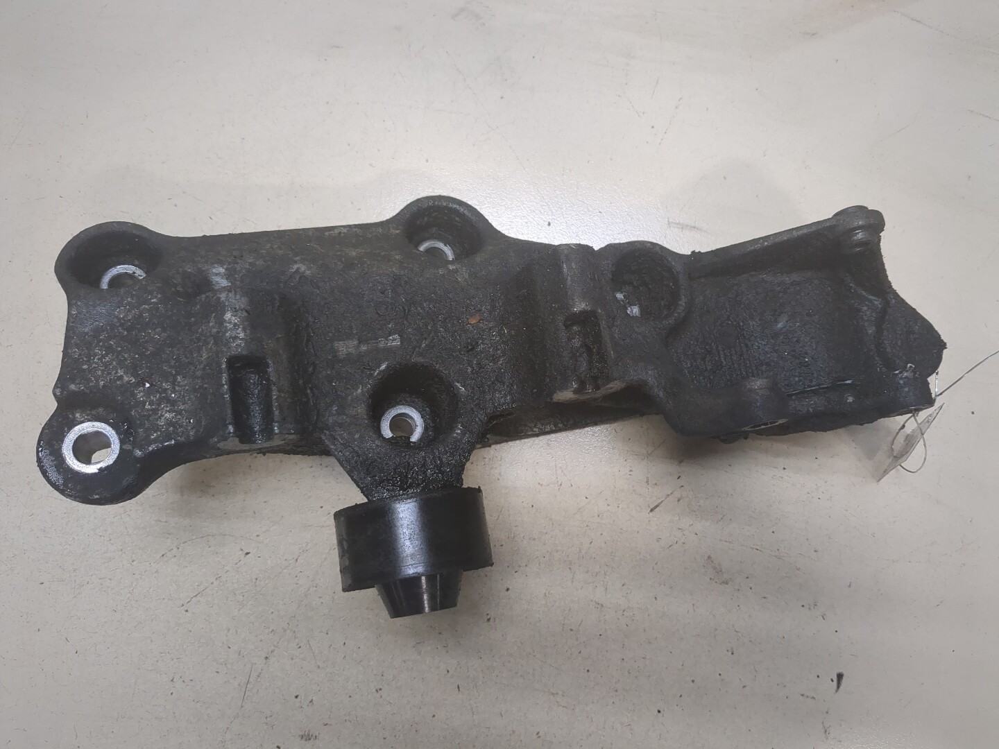 Кронштейн генератора