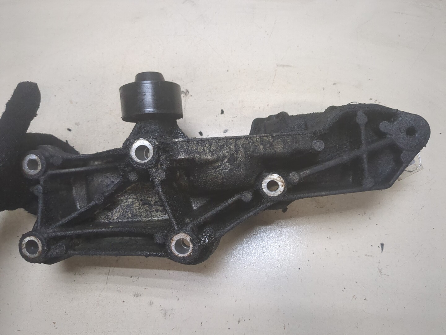 Кронштейн генератора