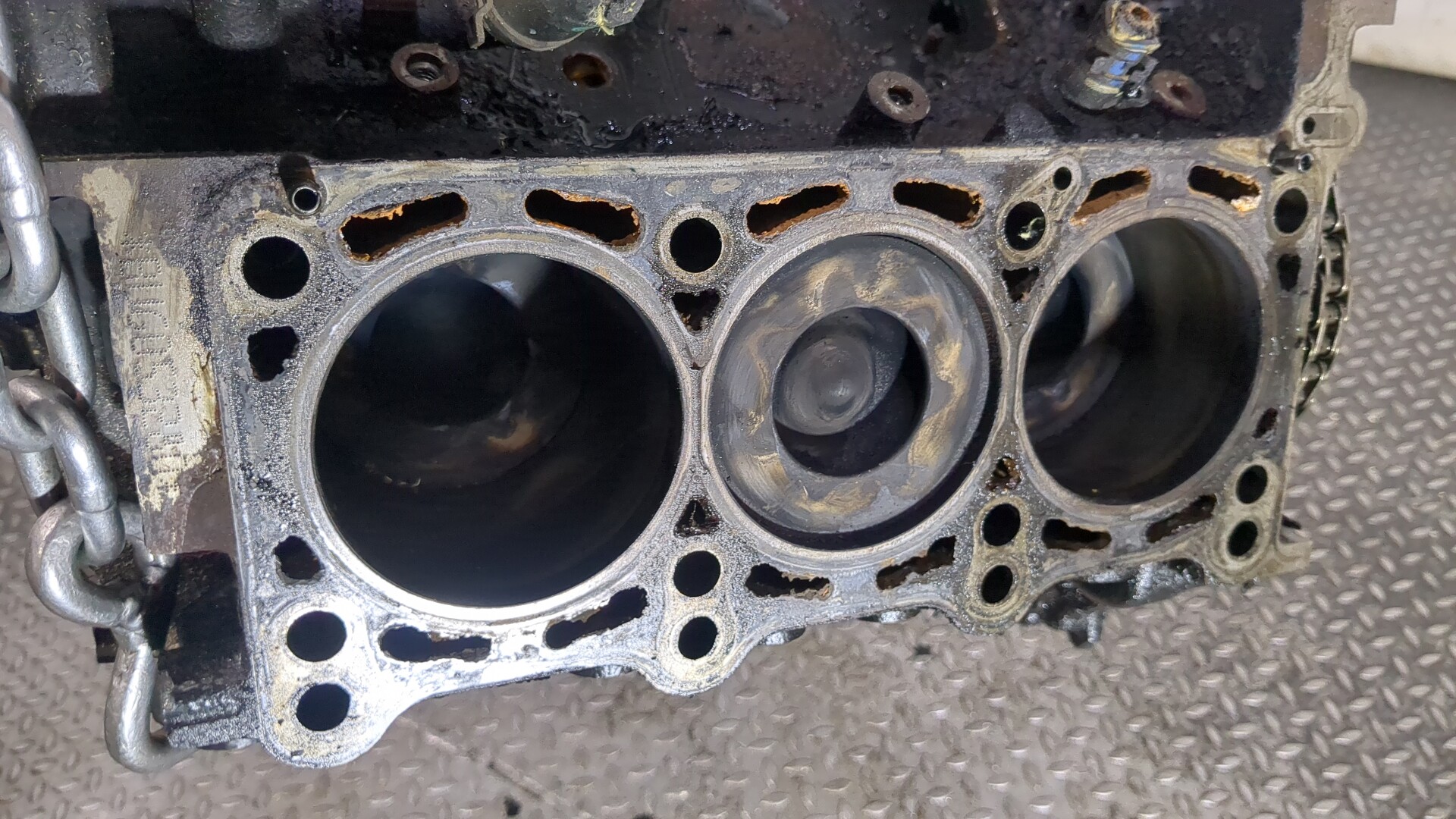 Блок двигателя