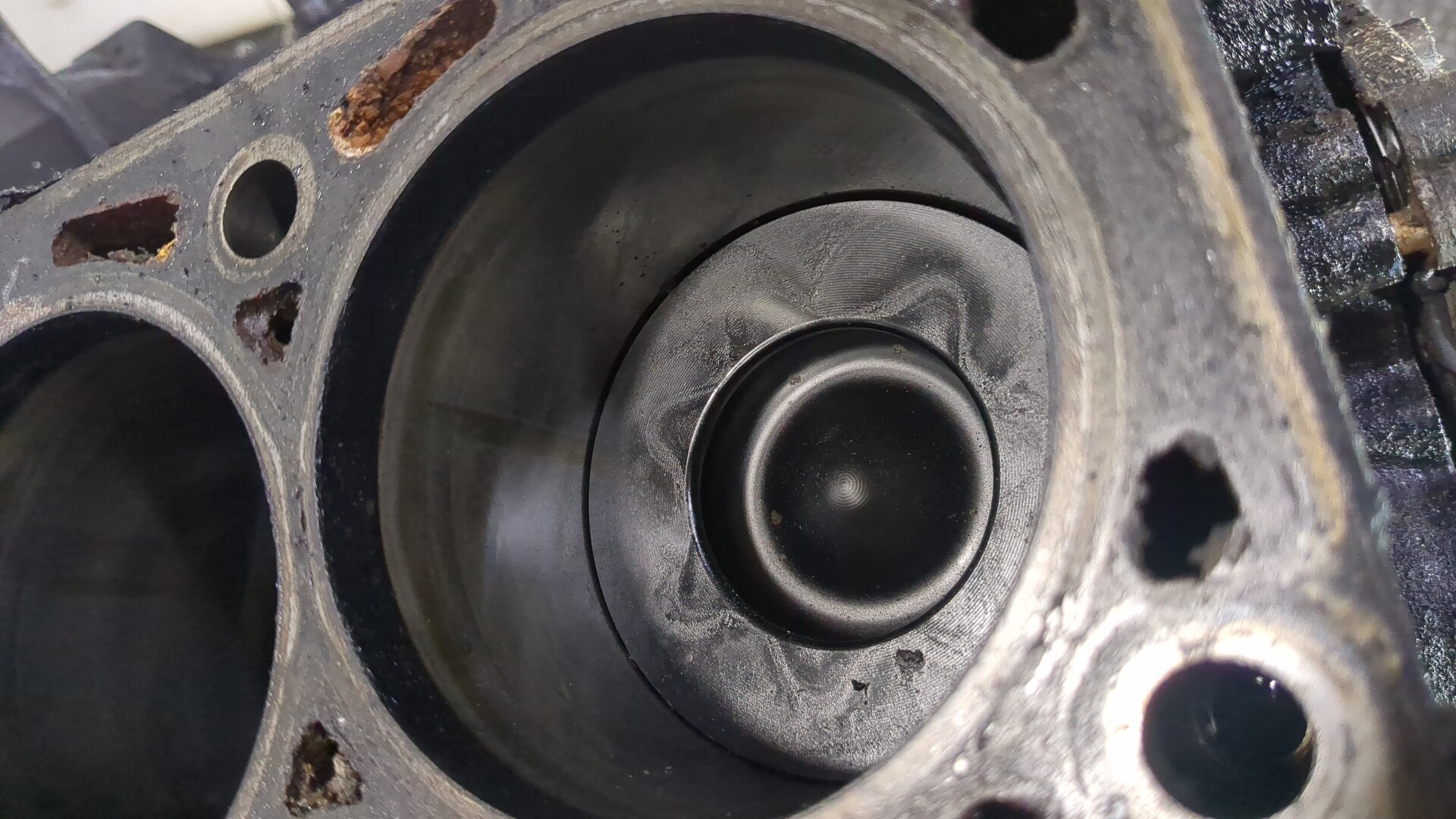 Блок двигателя