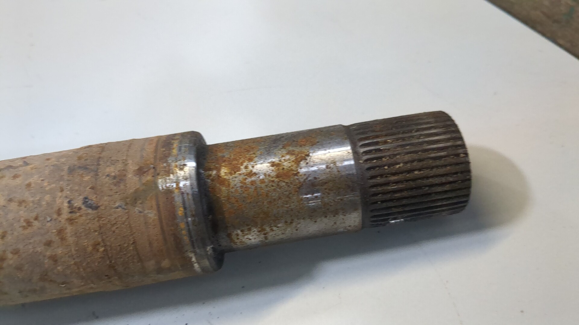 Полуось передняя правая