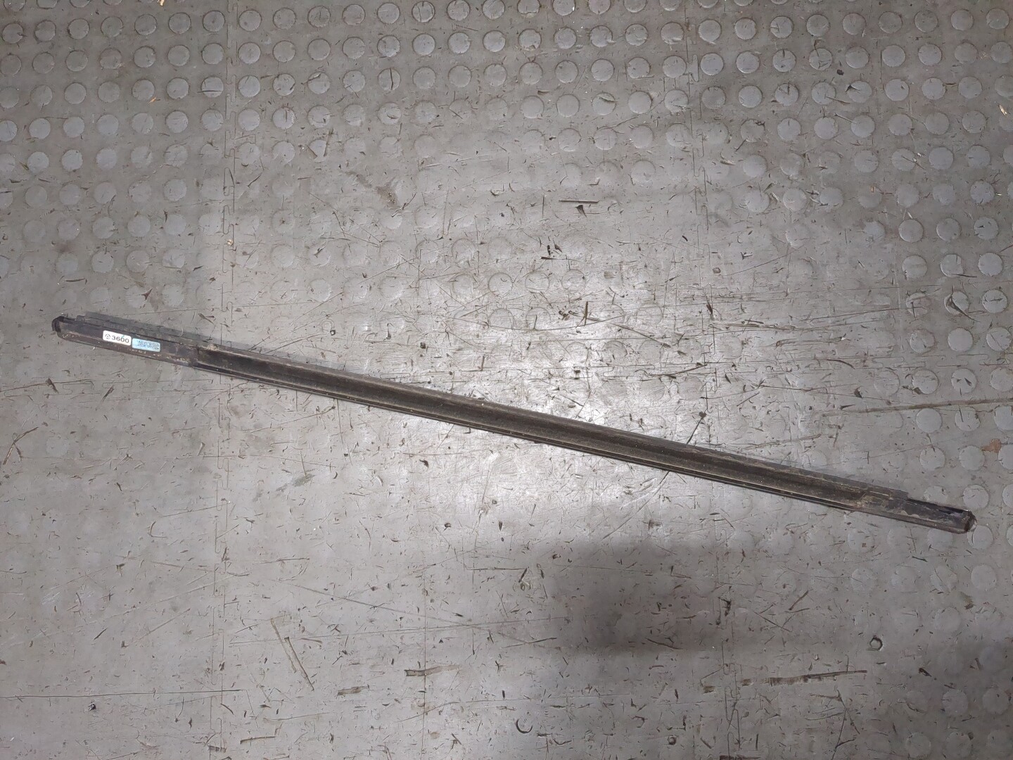 Накладка стекла заднего правого