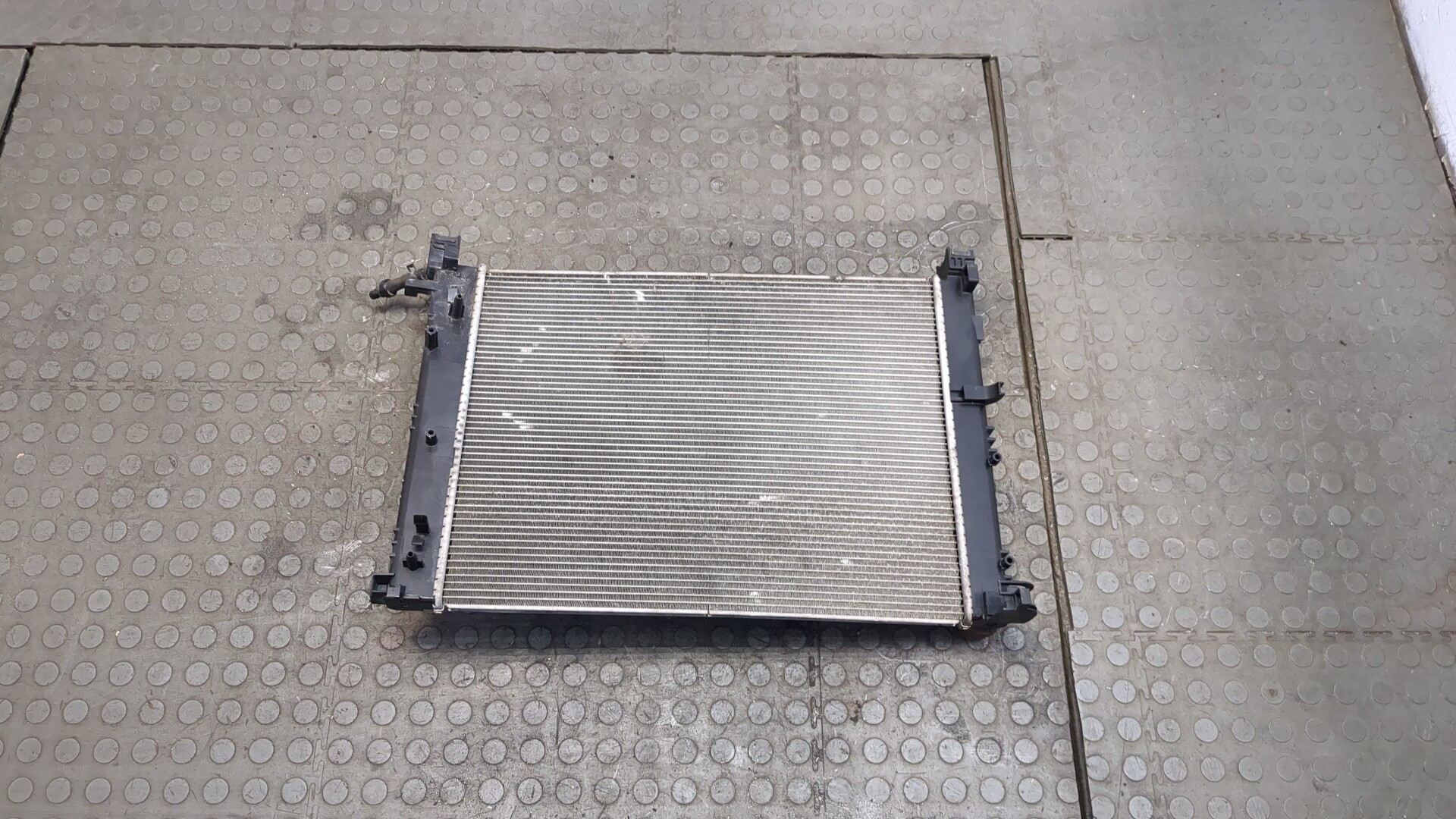 Радиатор охлаждения двигателя основной