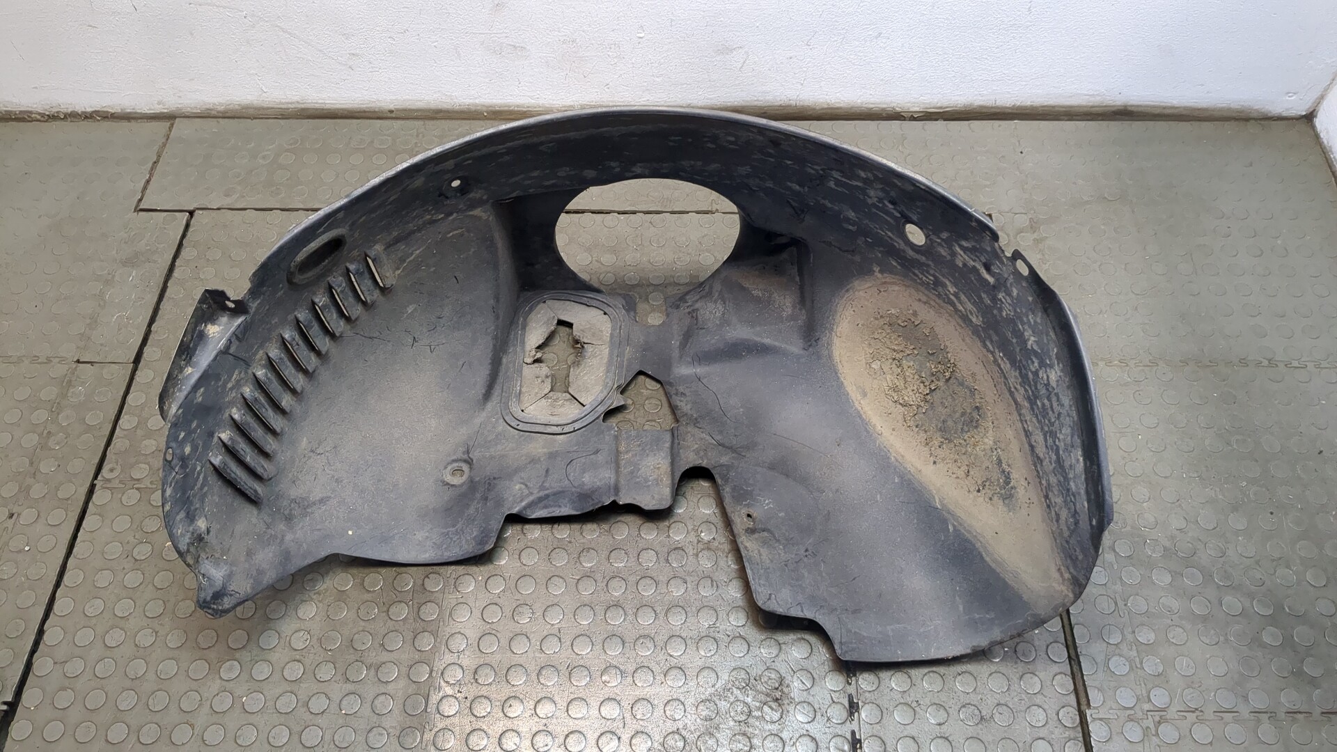 Локер передний левый