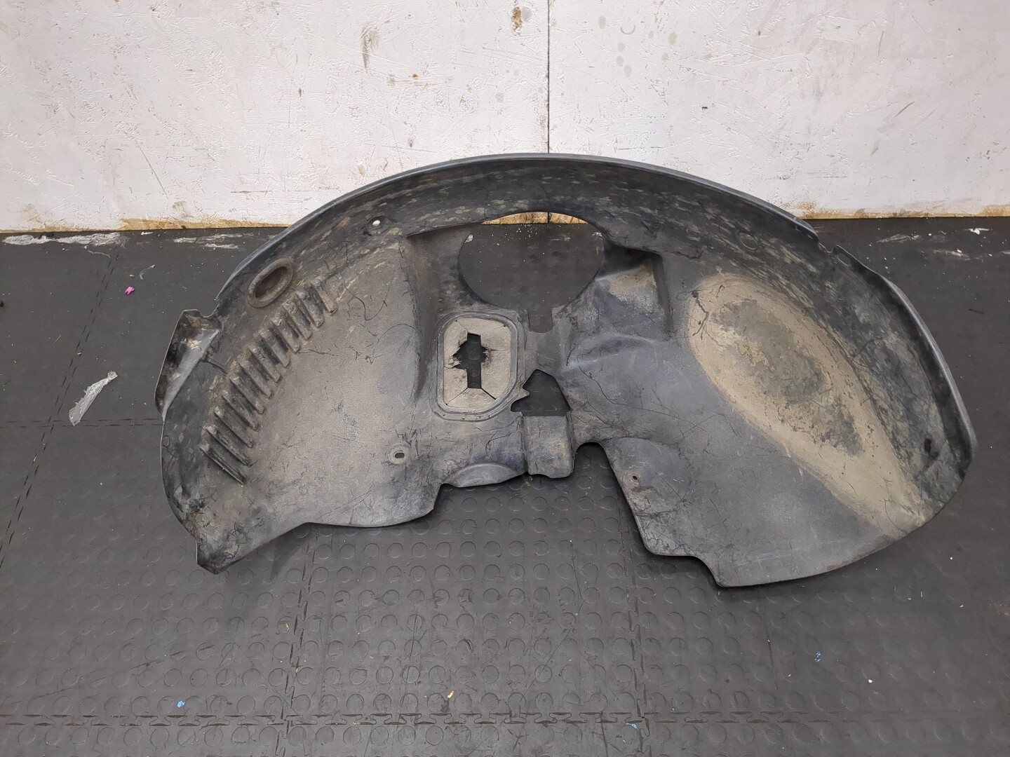 Локер передний левый