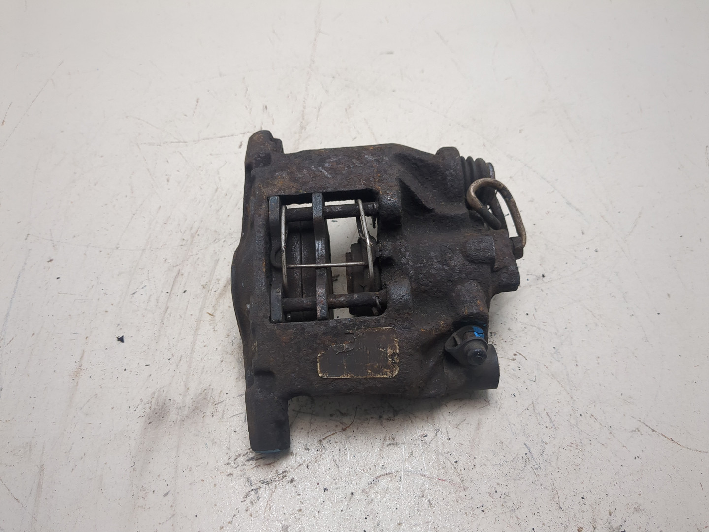 Суппорт задний правый