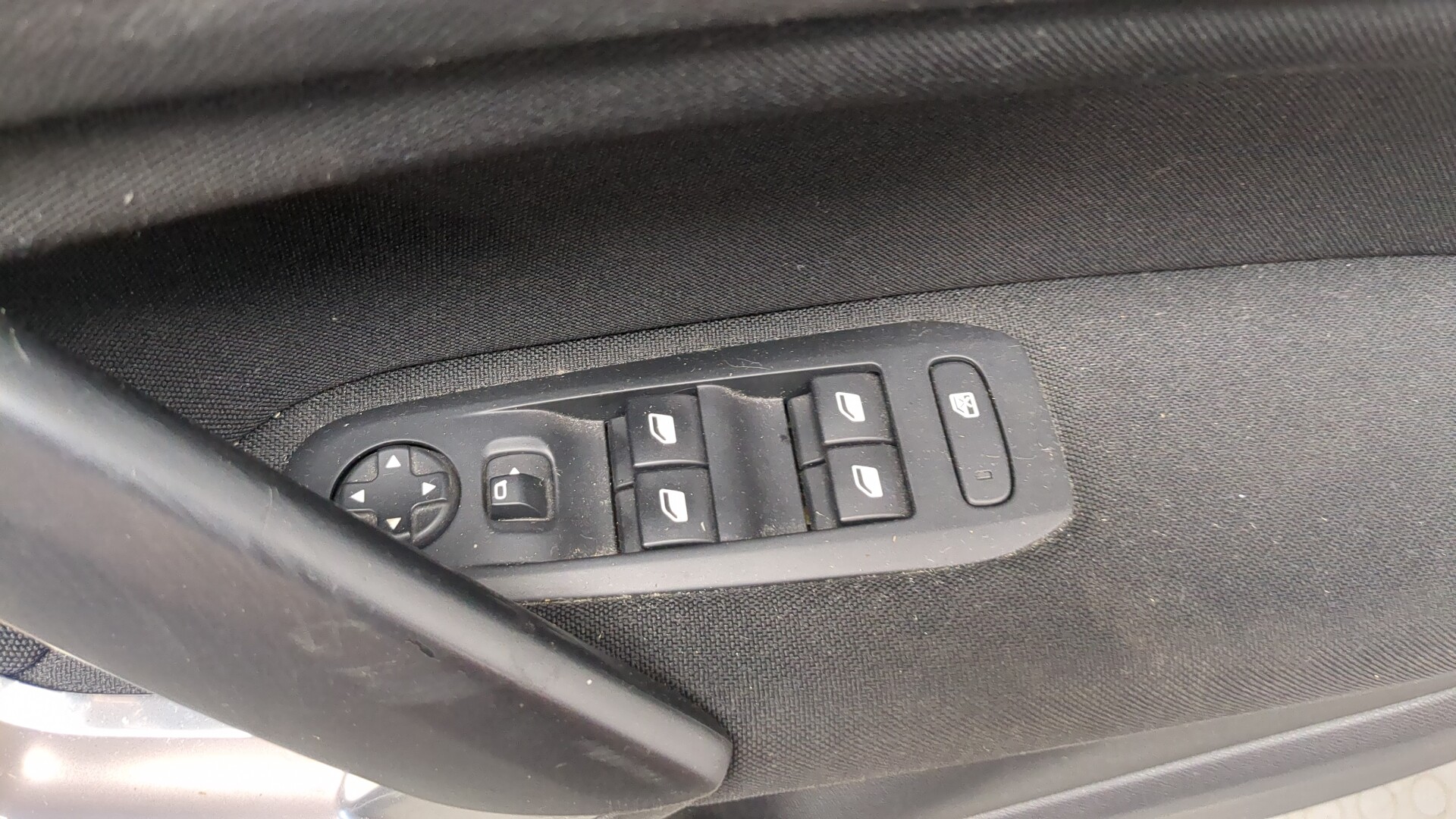 Дверь передняя правая