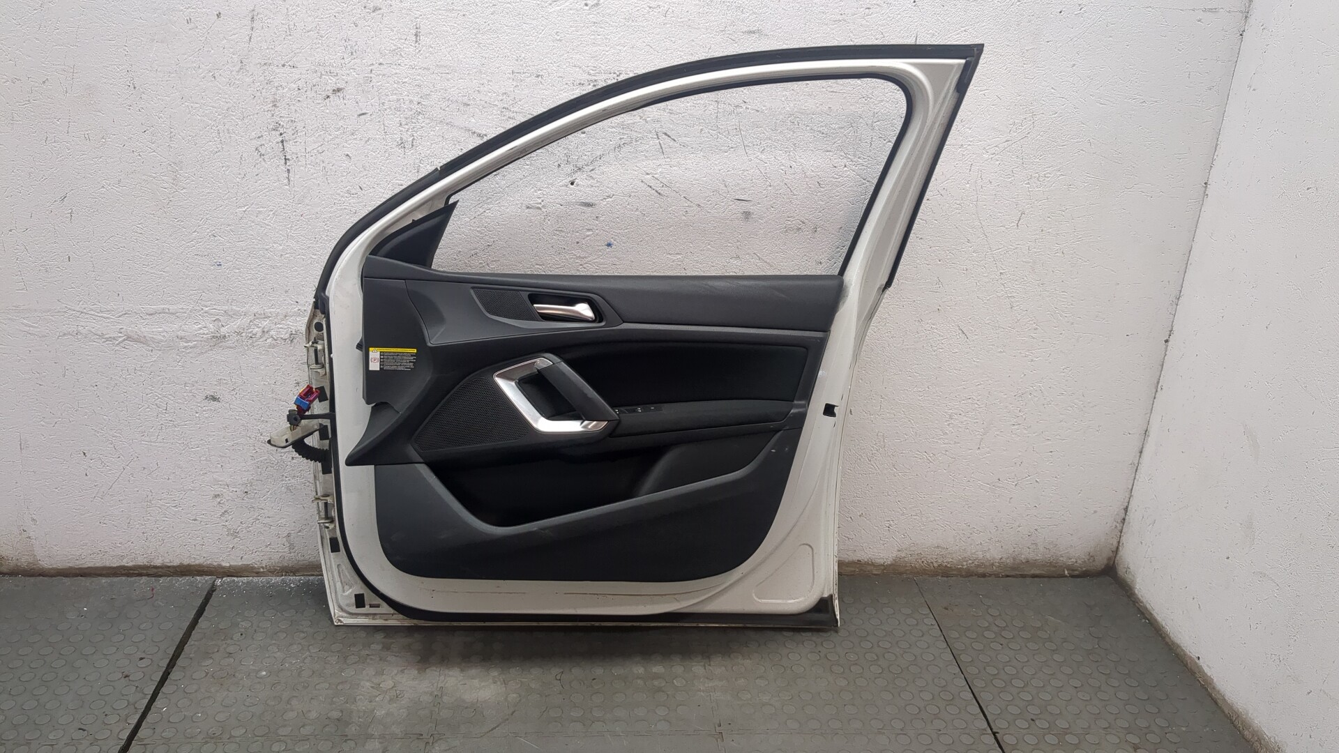 Дверь передняя правая