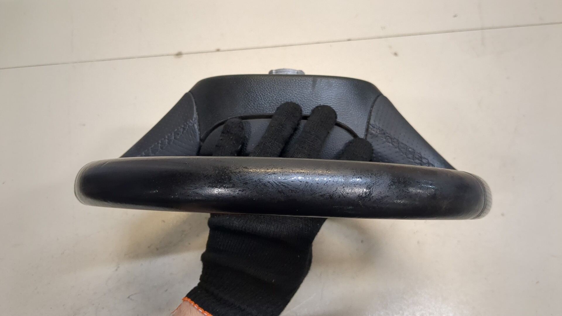 Рулевое колесо (руль)