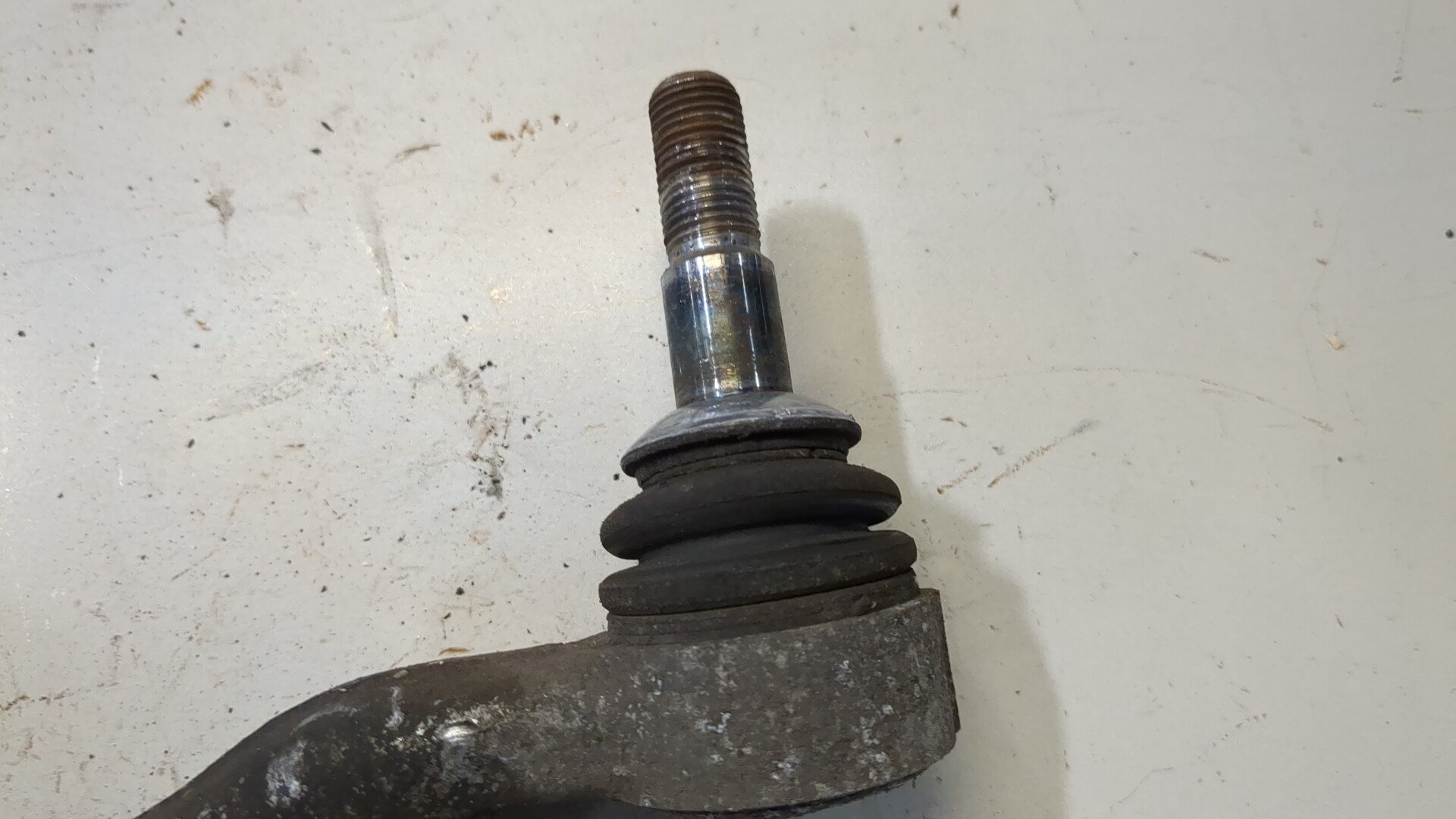 Рычаг передний правый