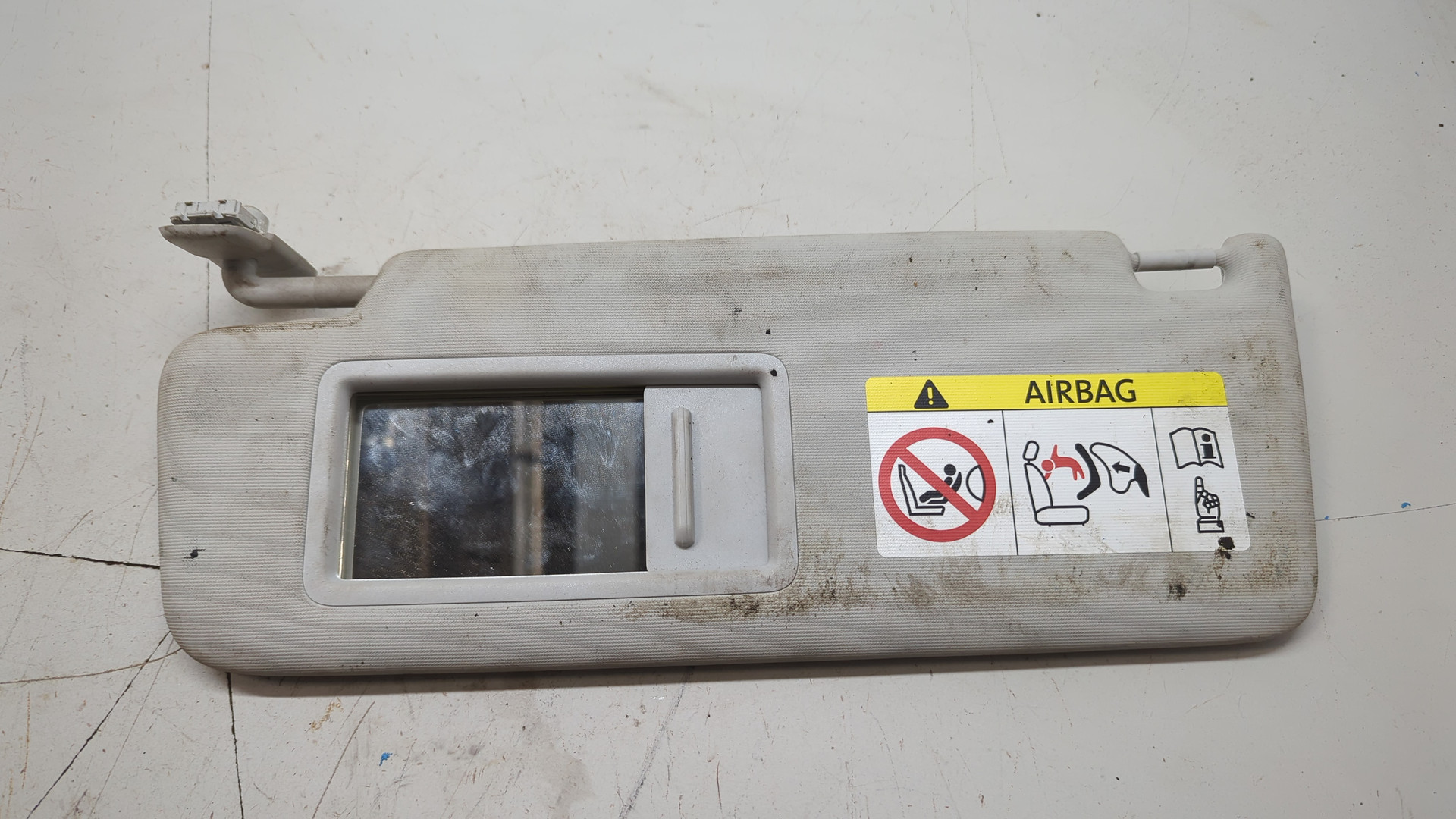 Козырек солнцезащитный