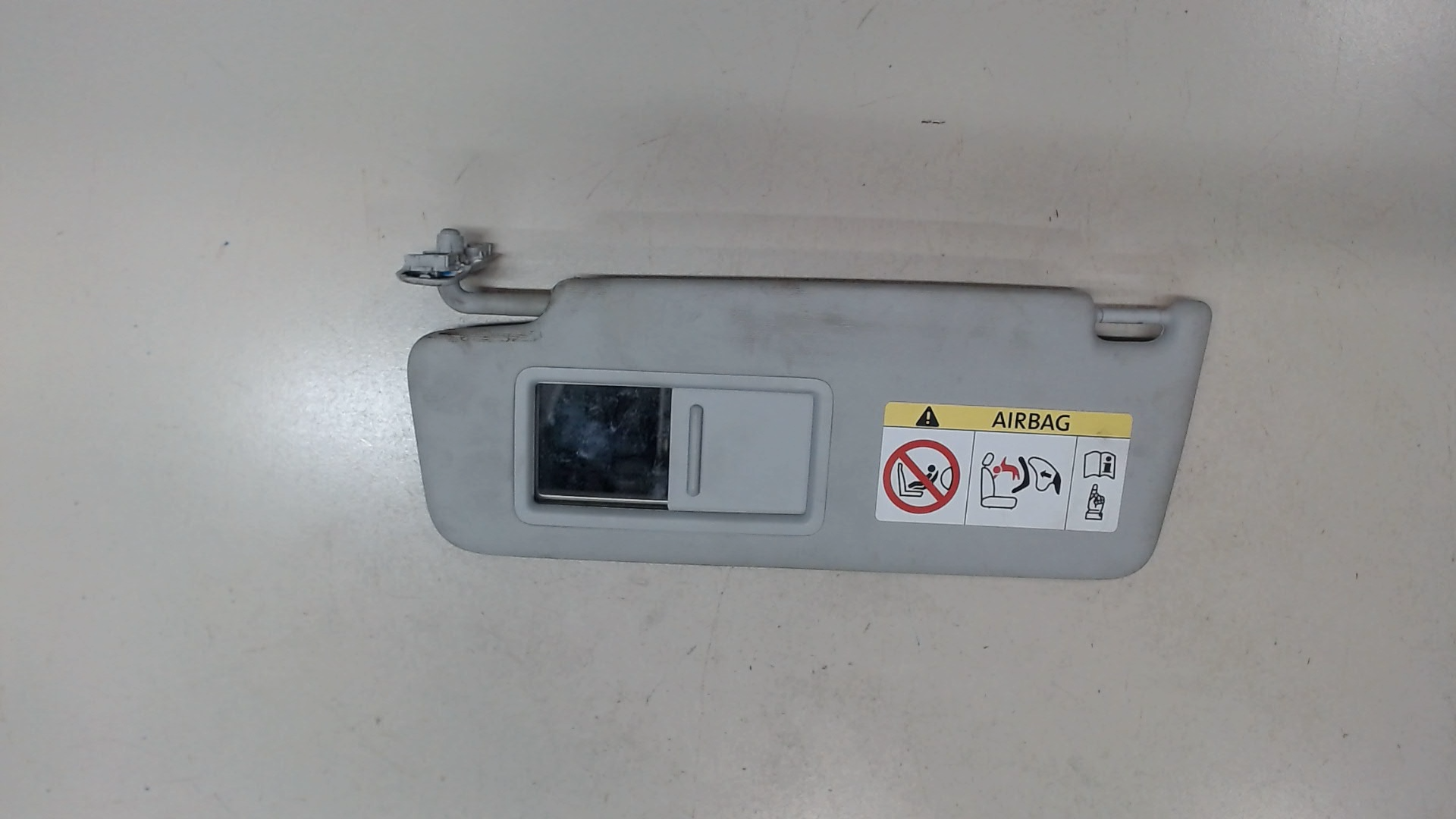 Козырек солнцезащитный