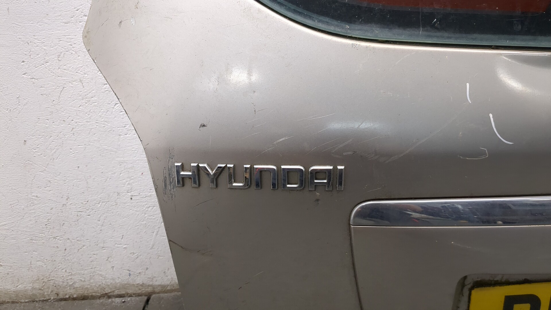 Дверь багажника